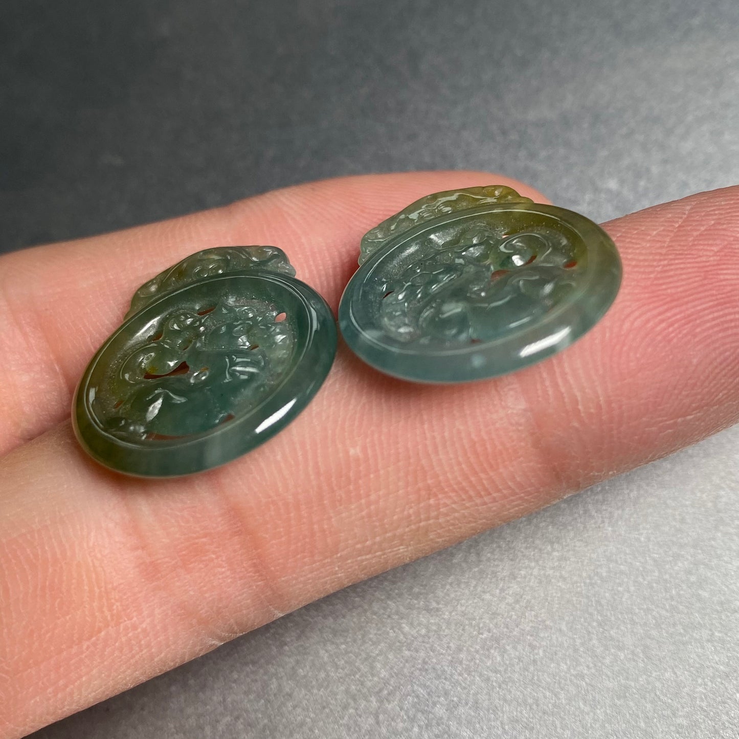 1 pair Vintage Dragon Natural transparent Guatemala Jadeite pendant Grade A Jade Blue gemstone men dragon Guatemalan jadeite pendant