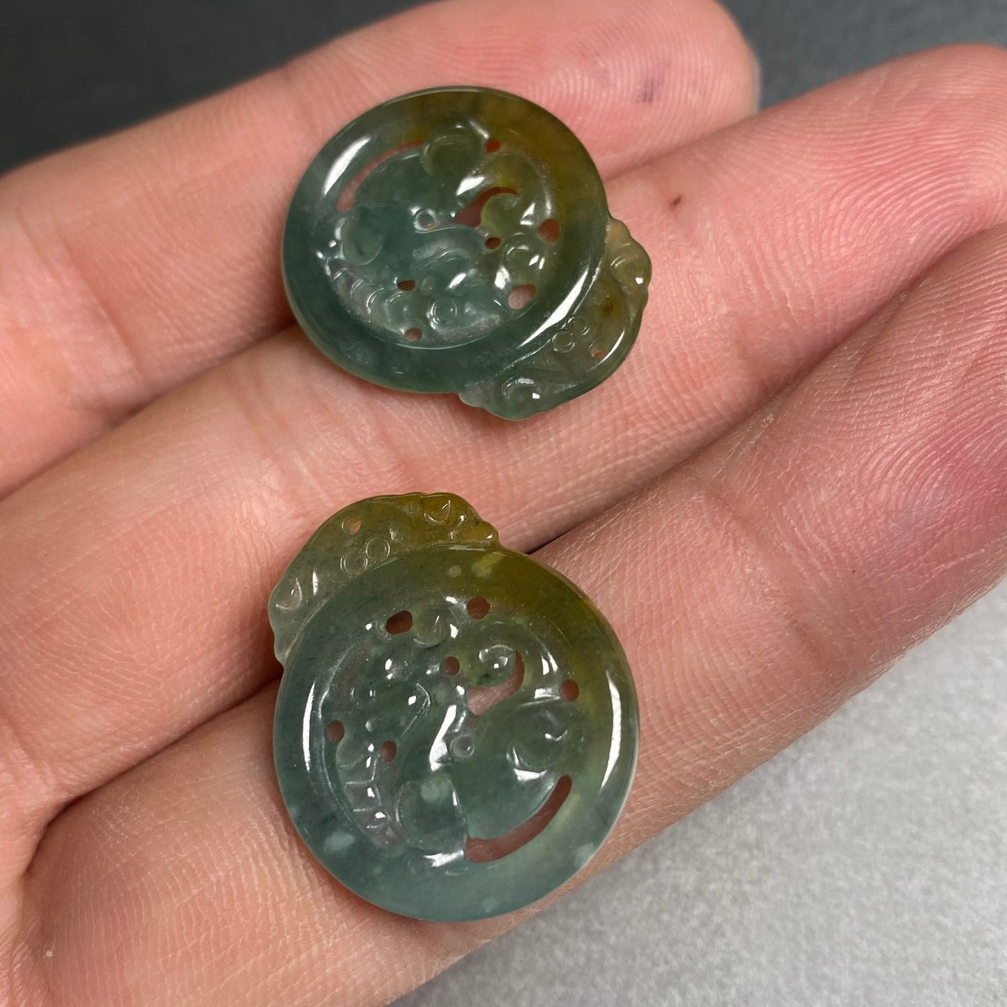 1 pair Vintage Dragon Natural transparent Guatemala Jadeite pendant Grade A Jade Blue gemstone men dragon Guatemalan jadeite pendant