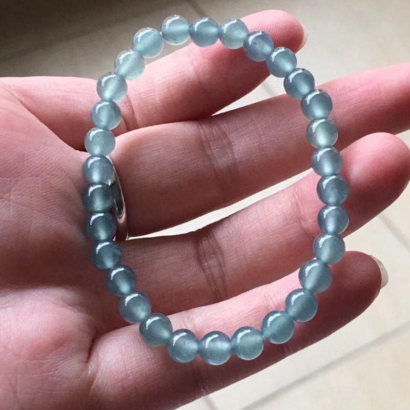 Hochwertiger natürlicher guatemaltekischer Jadeit, durchscheinende blaue Jade der Güteklasse A, rundes Perlenarmband, Guatemala-Jade, weiblicher Schmuck, Jade-Geschenk