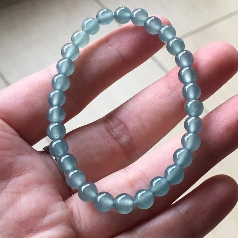 Hochwertiger natürlicher guatemaltekischer Jadeit, durchscheinende blaue Jade der Güteklasse A, rundes Perlenarmband, Guatemala-Jade, weiblicher Schmuck, Jade-Geschenk