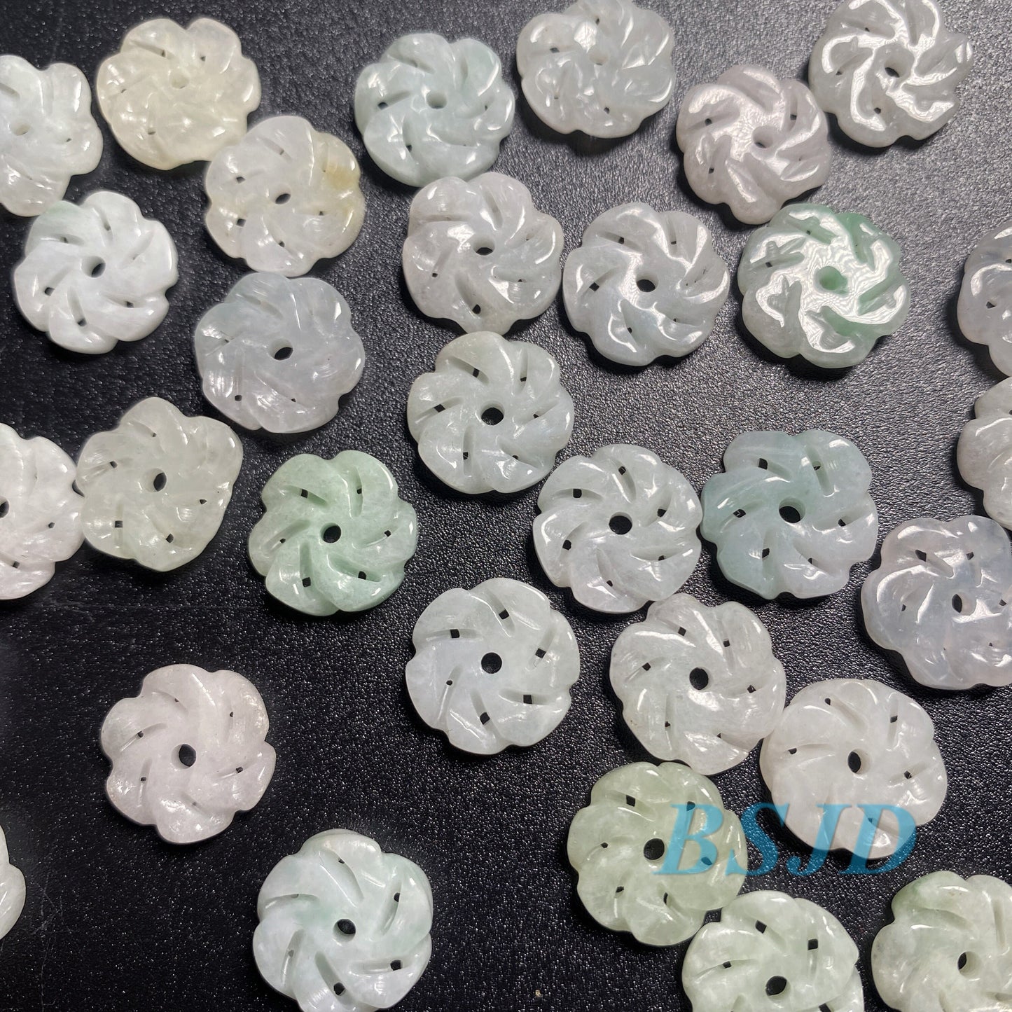 30Pcs 13mm Flower Shape Grade A Jade Burma jadeite Beads Perle Myanmar Jadeite DIY jade earrings , jade necklace , jade jewelry