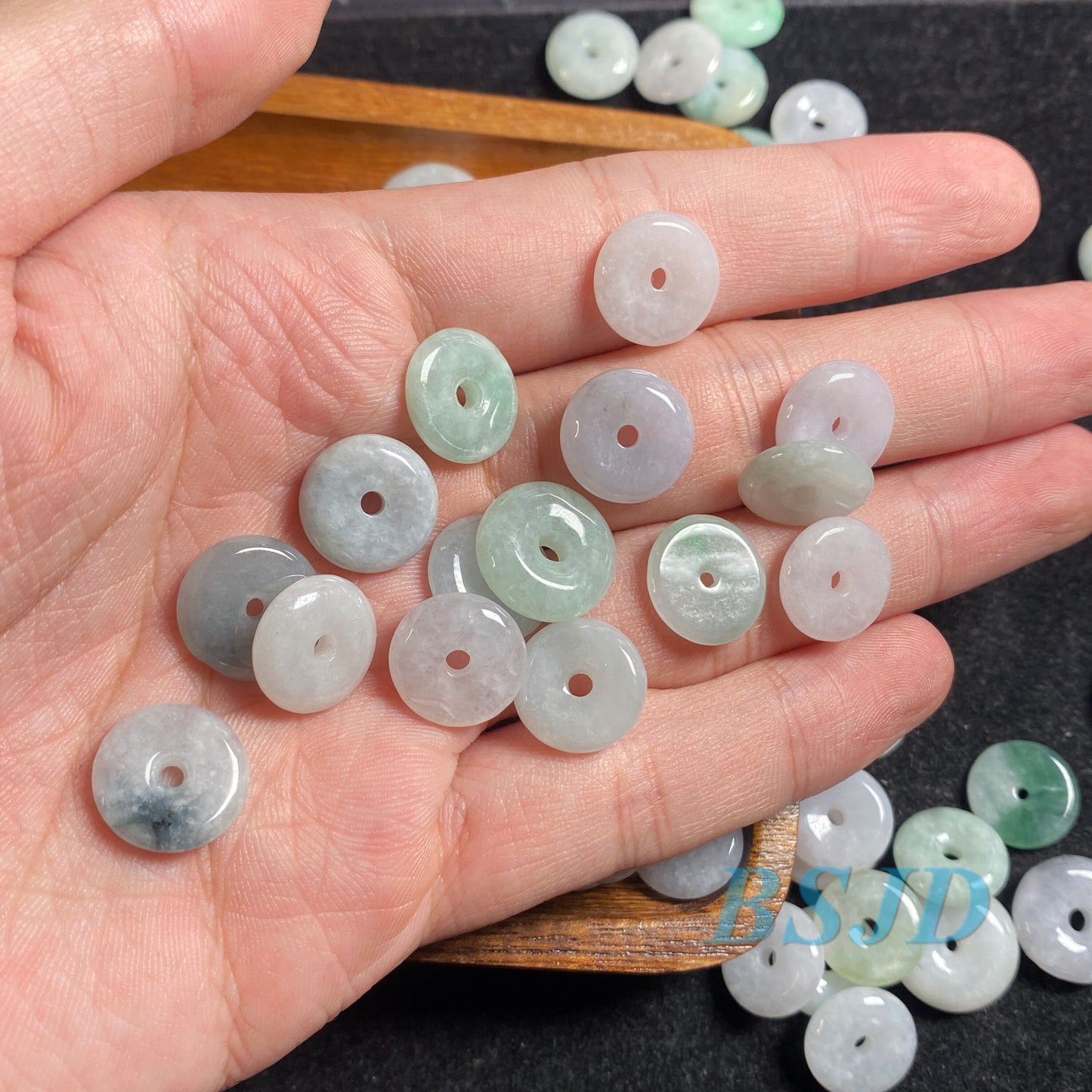 10Pcs lot 13mm Natural Grade A Jade ICE Jadeite donut beads Roundness DIY earrings necklace Carved spacer Jadeit baby gift