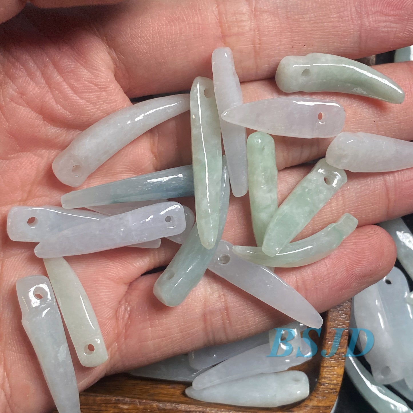 100PCS 5*16mm Grade A jade Chili pepper shape A stone ICY Jade Burma green Jadeite Beads Baby pendant necklace Perle Myanmar Jadeit 翡翠A货