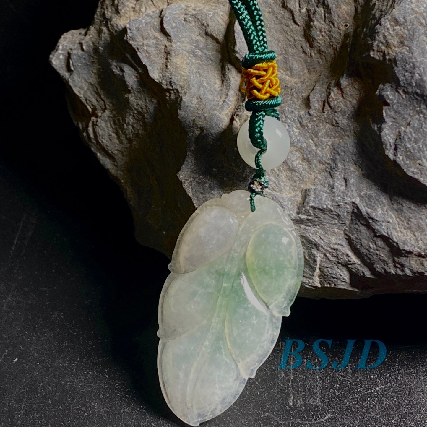 Leaf Ice Glass JADE Hand craved Natural（Grade A）Green Jadeite Lady pendant necklace BEADS Anhänger  Gemstone jadeit  Hanging A stone