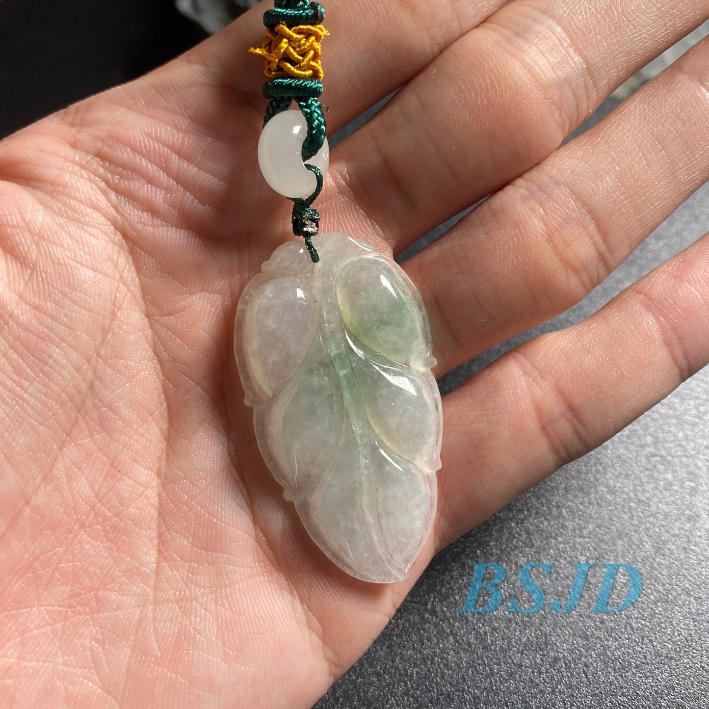 Leaf Ice Glass JADE Hand craved Natural（Grade A）Green Jadeite Lady pendant necklace BEADS Anhänger  Gemstone jadeit  Hanging A stone