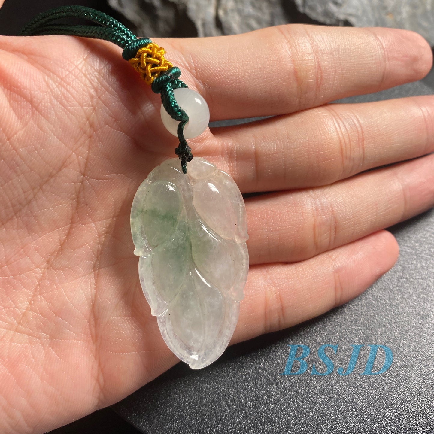 Leaf Ice Glass JADE Hand craved Natural（Grade A）Green Jadeite Lady pendant necklace BEADS Anhänger  Gemstone jadeit  Hanging A stone