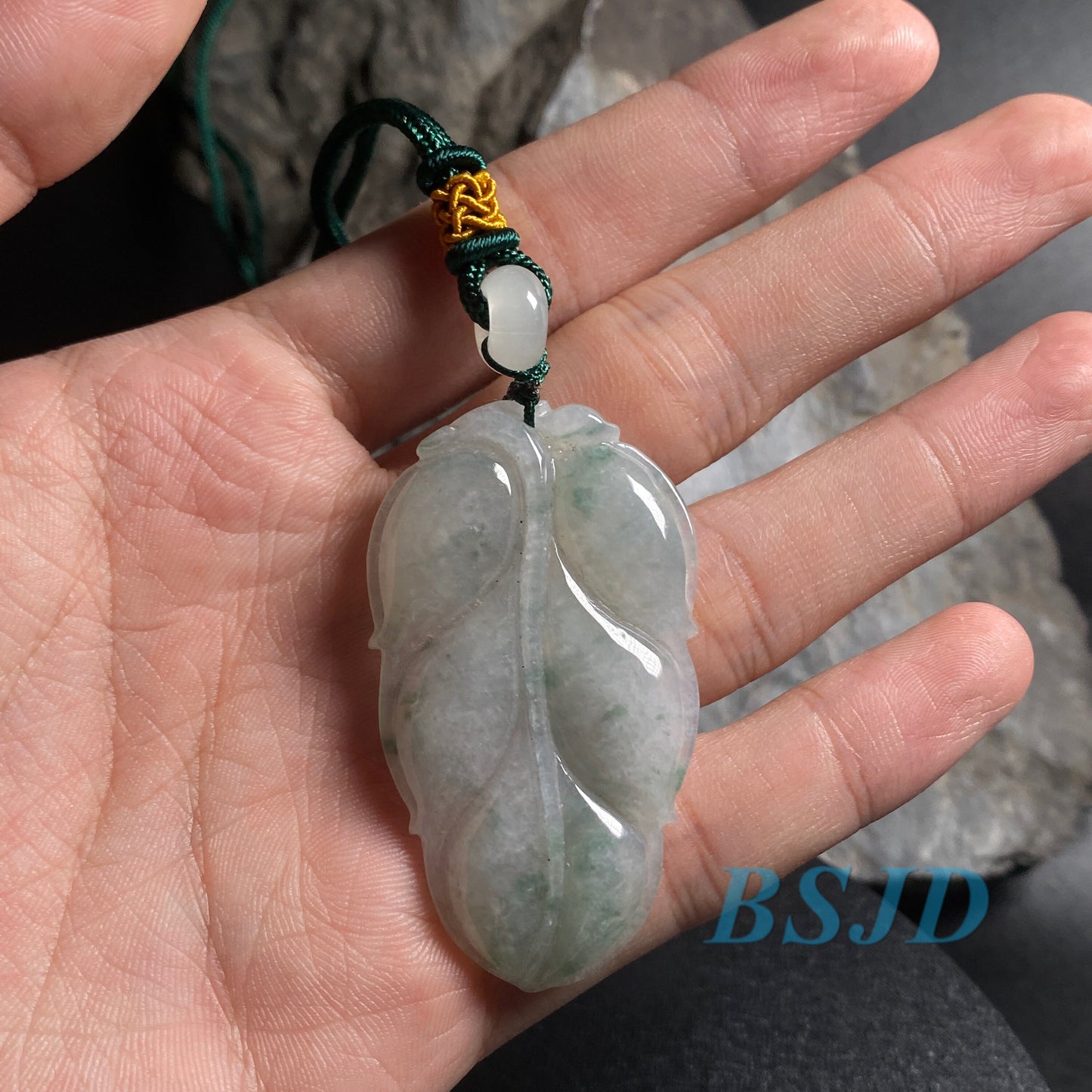 Leaf Ice Glass JADE Hand craved Natural（Grade A）Green Jadeite Lady pendant necklace BEADS Anhänger  Gemstone jadeit  Hanging A stone