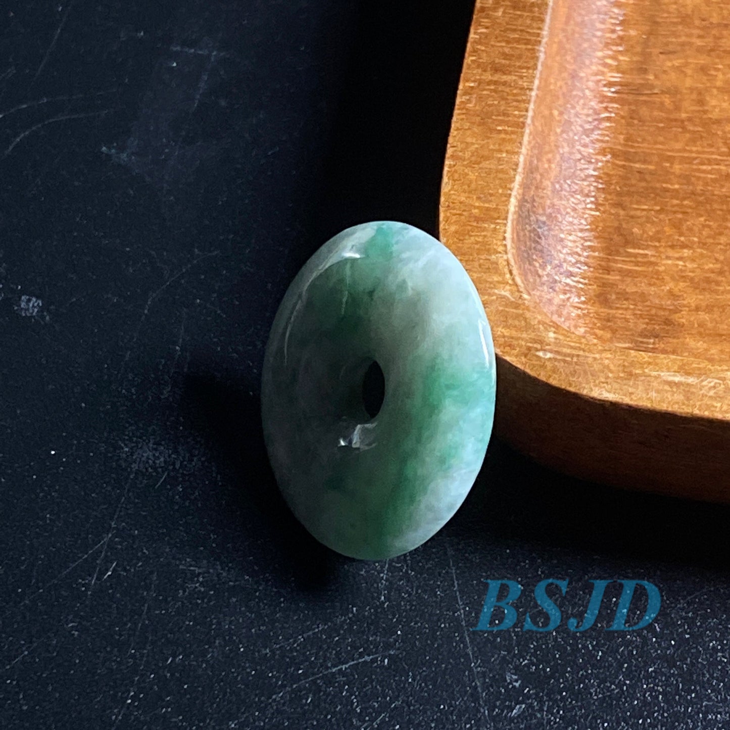 Donut Natural Green Grade A Jade Ice Jadeite LHand craved ady pendant necklace BEADS Anhänger Gemstone Kid baby Жадеит jadéite Flat 翡翠 平安扣