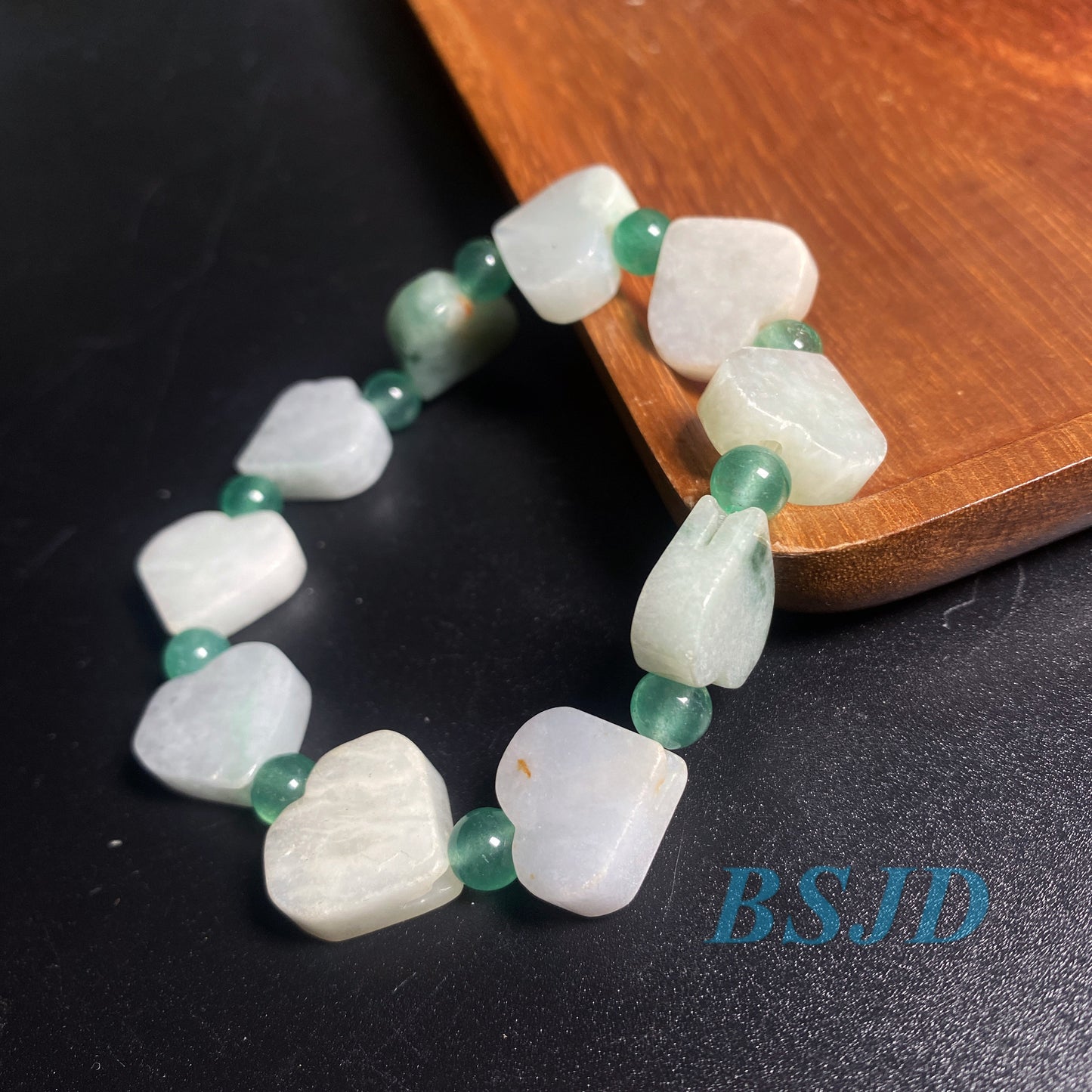 Großhandel Lucky Heart Shape Grade A Jade Burma Jadeit Perlen Perle Grün Typ A Jade Ice Myanmar Jadeit DIY Halskette Ohrringe