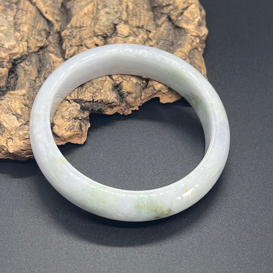 58,6 mm natürlicher grüner Jade-Rundarmreif der Güteklasse A, Damenarmband aus Myanmar-Jadeit, eisgrüner Stein Typ A, kleiner Hand-Frauenarmreif 翡翠飘花手镯