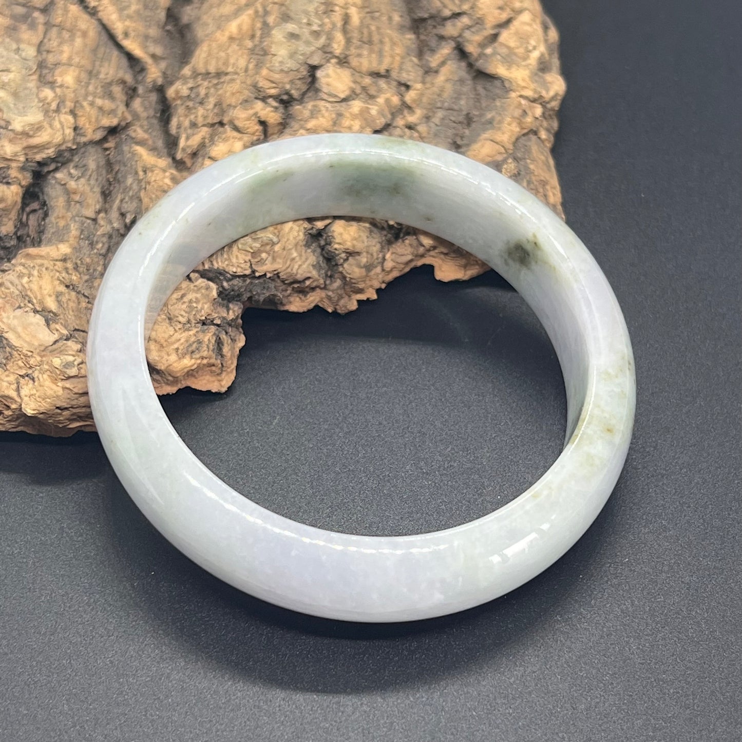 58,6 mm natürlicher grüner Jade-Rundarmreif der Güteklasse A, Damenarmband aus Myanmar-Jadeit, eisgrüner Stein Typ A, kleiner Hand-Frauenarmreif 翡翠飘花手镯