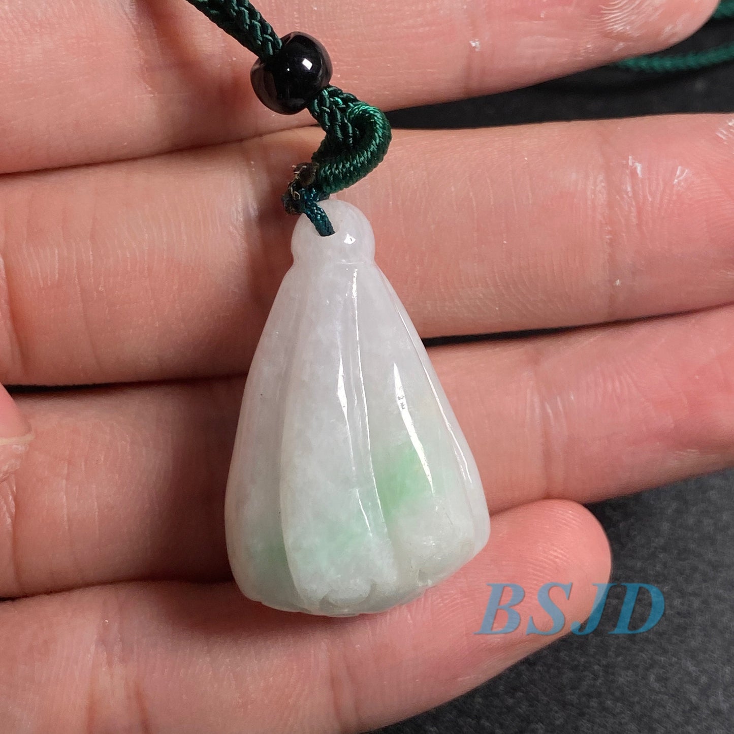 Jadeit Lotussamen Natürliche Jade der Güteklasse A Grüne Jade geschnitzte Perlen ICE Jadeit Baby Geburtstagsgeschenk ]莲子 DIY Schmuck Anhänger Smaragd