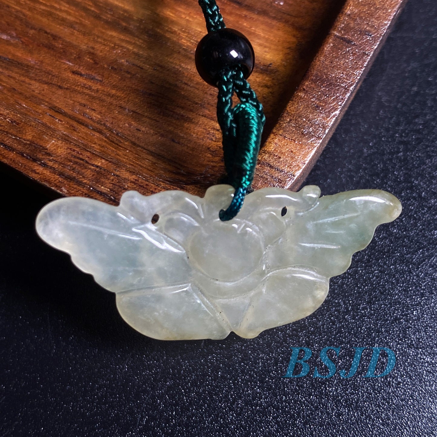 Schmetterling Anhänger Natur Grade A Jade Feminin Grün Jade ICE Jadeit Burma Jade Chinesische geschnitzte Dame Baby Jadeit Halskette