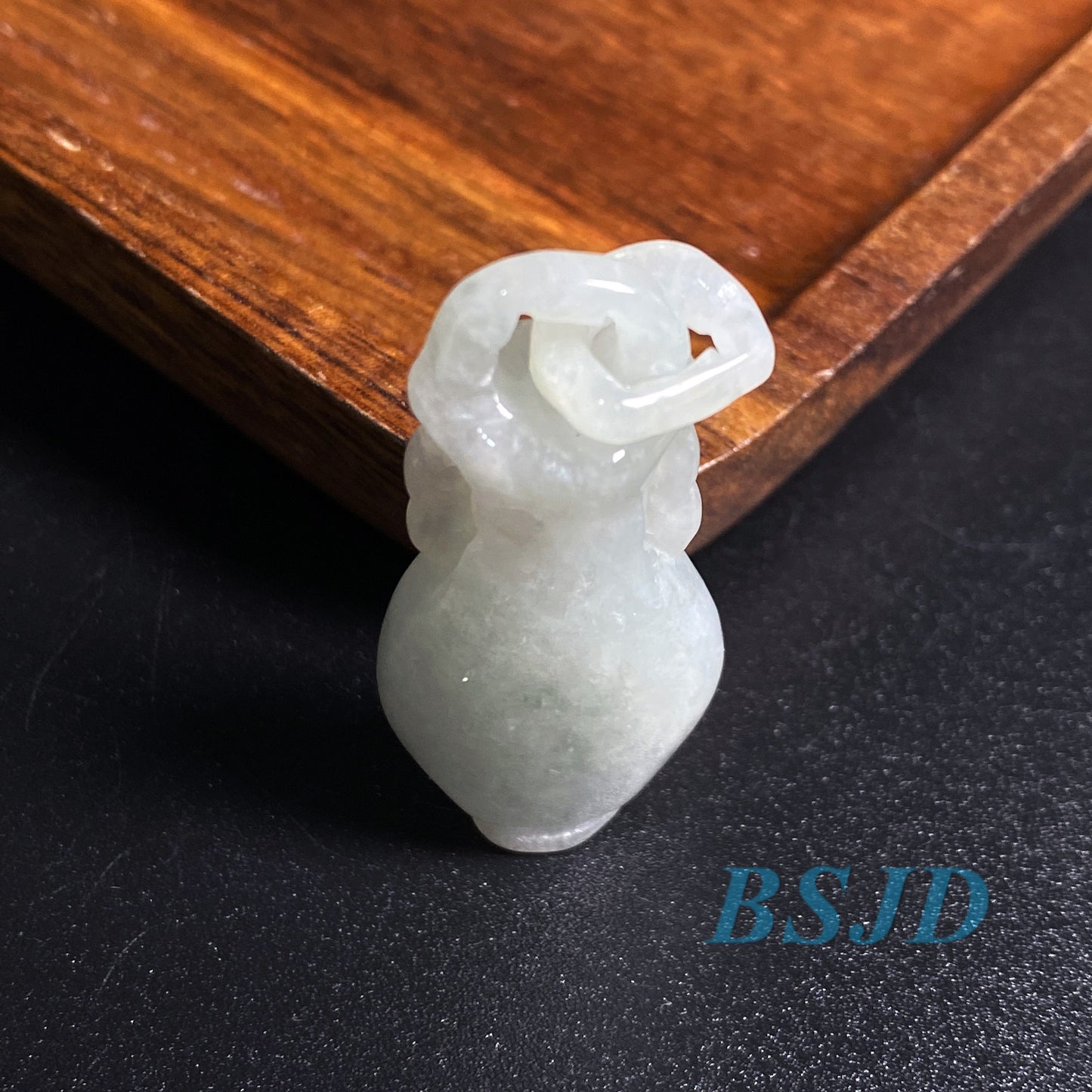 Flower Vase Feicui Pendant Natural Grade A jade Green Jade ICE Jadeite Burma Chinese Carved ,Myanmar lady Jadeit martin-pêcheur