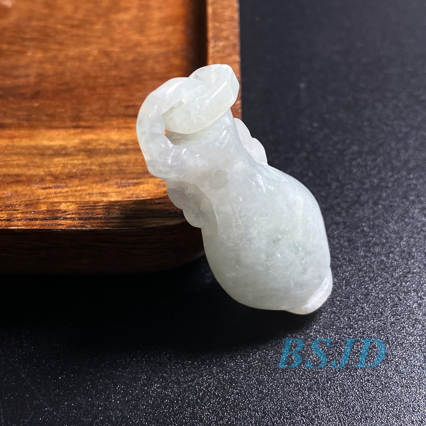 Flower Vase Feicui Pendant Natural Grade A jade Green Jade ICE Jadeite Burma Chinese Carved ,Myanmar lady Jadeit martin-pêcheur