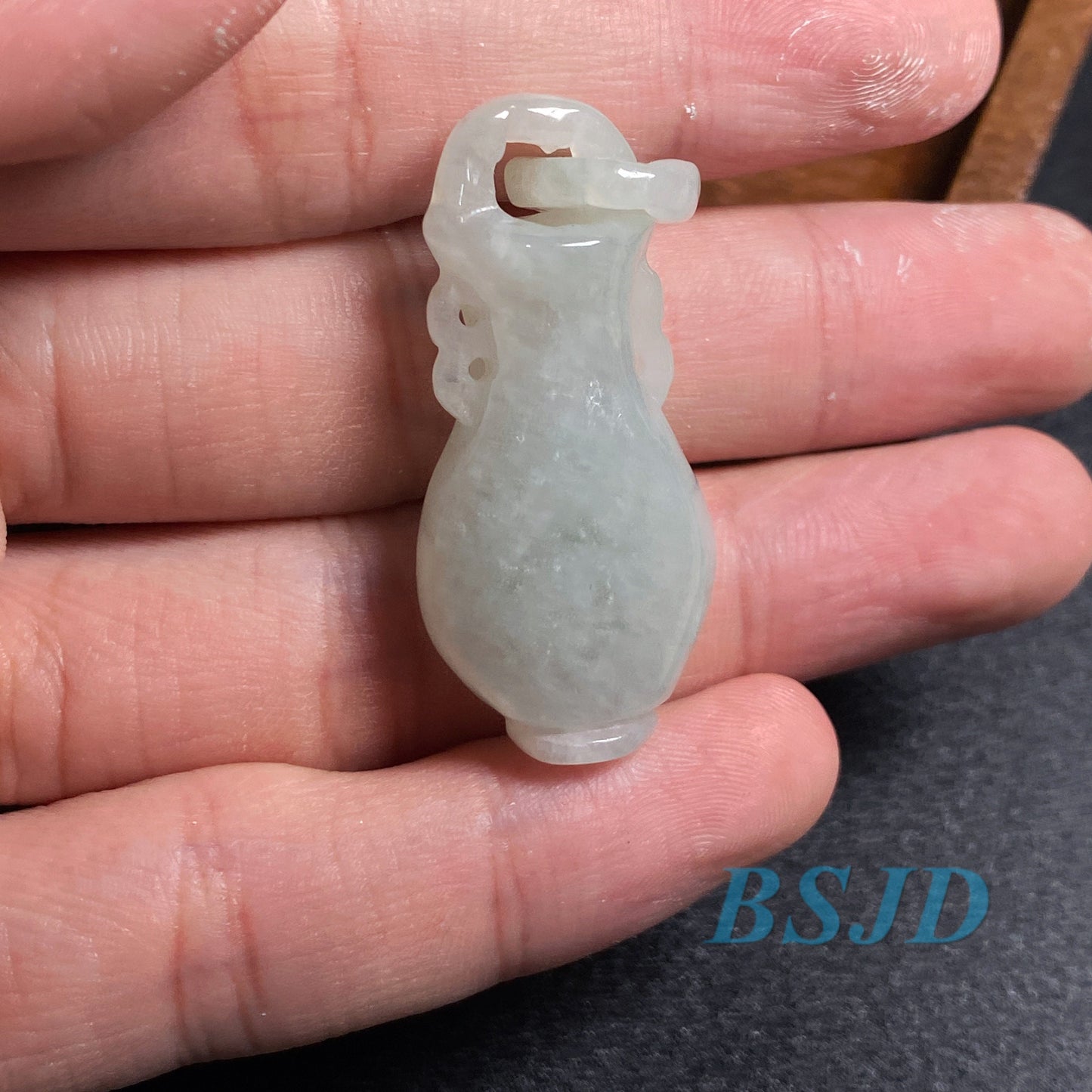 Flower Vase Feicui Pendant Natural Grade A jade Green Jade ICE Jadeite Burma Chinese Carved ,Myanmar lady Jadeit martin-pêcheur