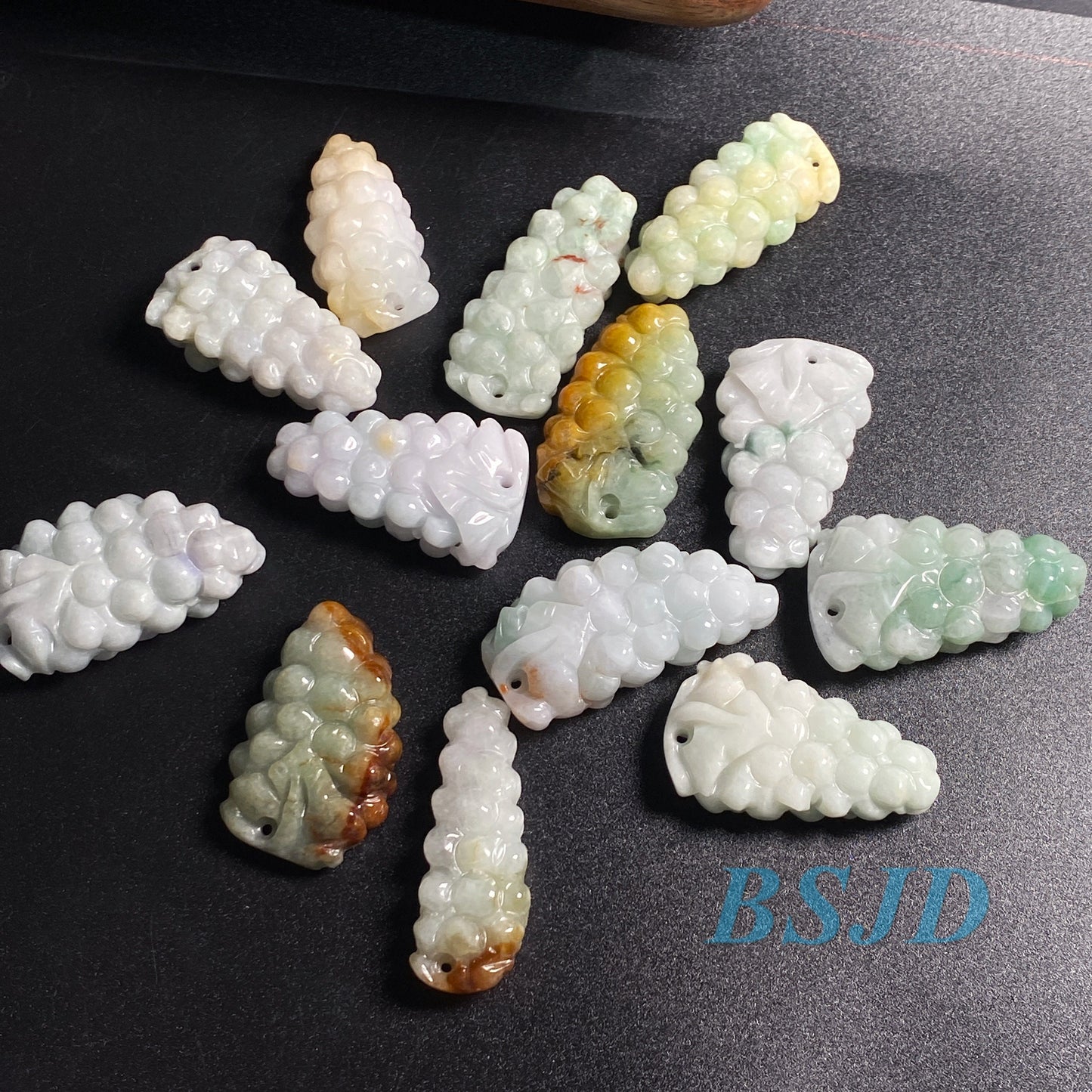 Traubenform Anhänger grüne Jade Natur Grade A Jade Burma Jadeit Perlen DIY Halskette Schmuck Geschenk 翡翠 葡萄挂件