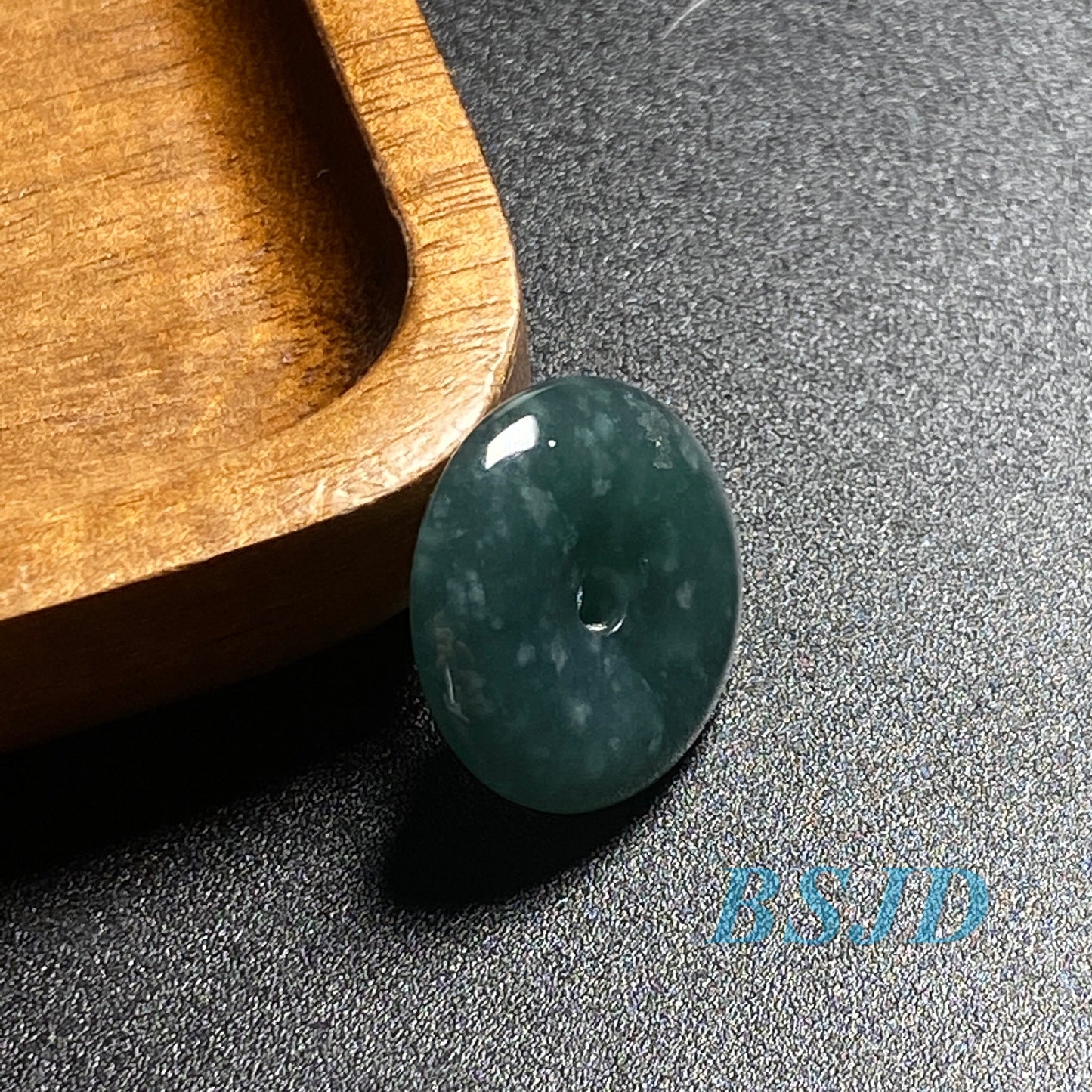 Donut Natural Green Grade A Jade Ice Jadeite LHand craved ady pendant necklace BEADS Anhänger Gemstone Kid baby Жадеит jadéite Flat 翡翠 平安扣