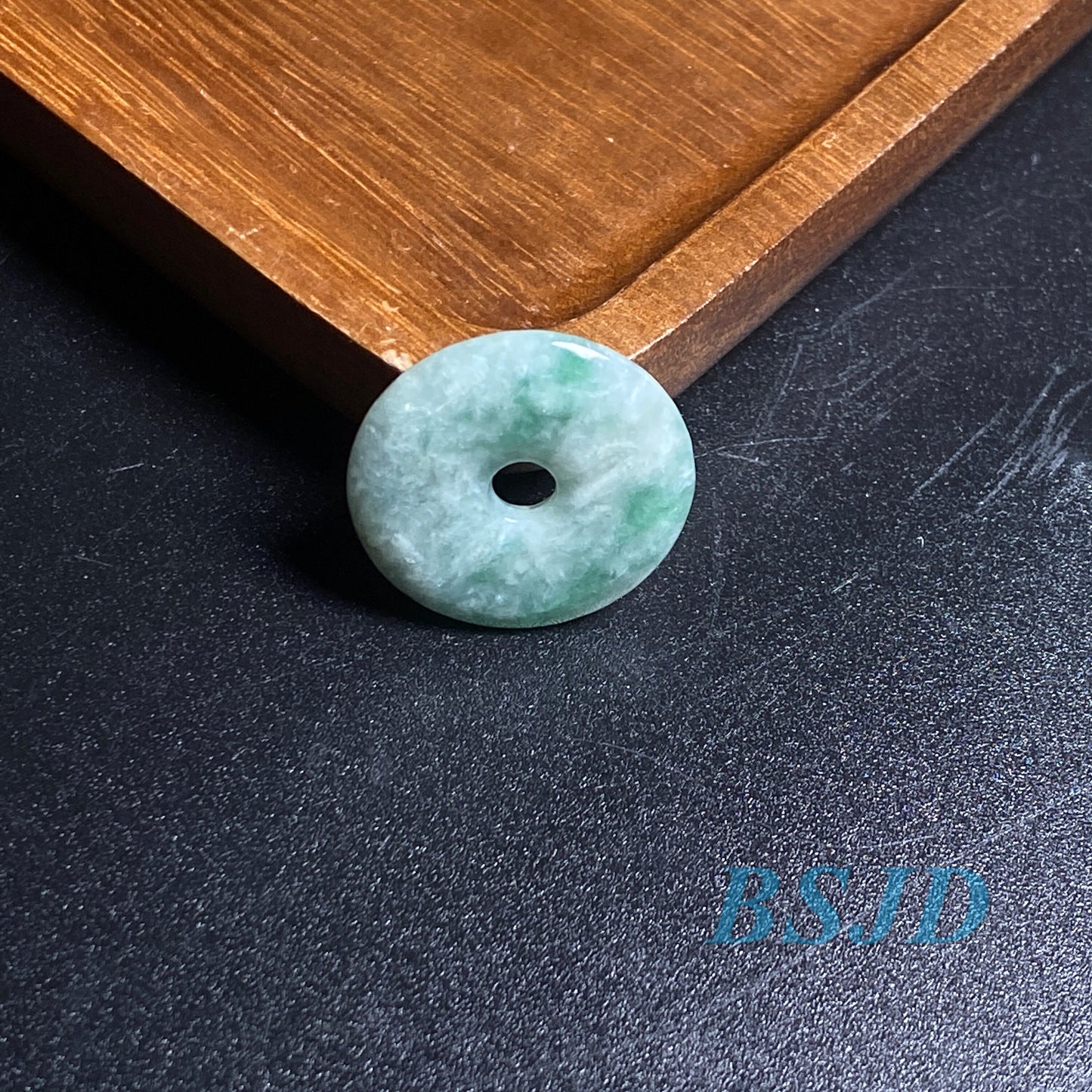 Donut Natural Green Grade A Jade Ice Jadeite LHand craved ady pendant necklace BEADS Anhänger Gemstone Kid baby Жадеит jadéite Flat 翡翠 平安扣