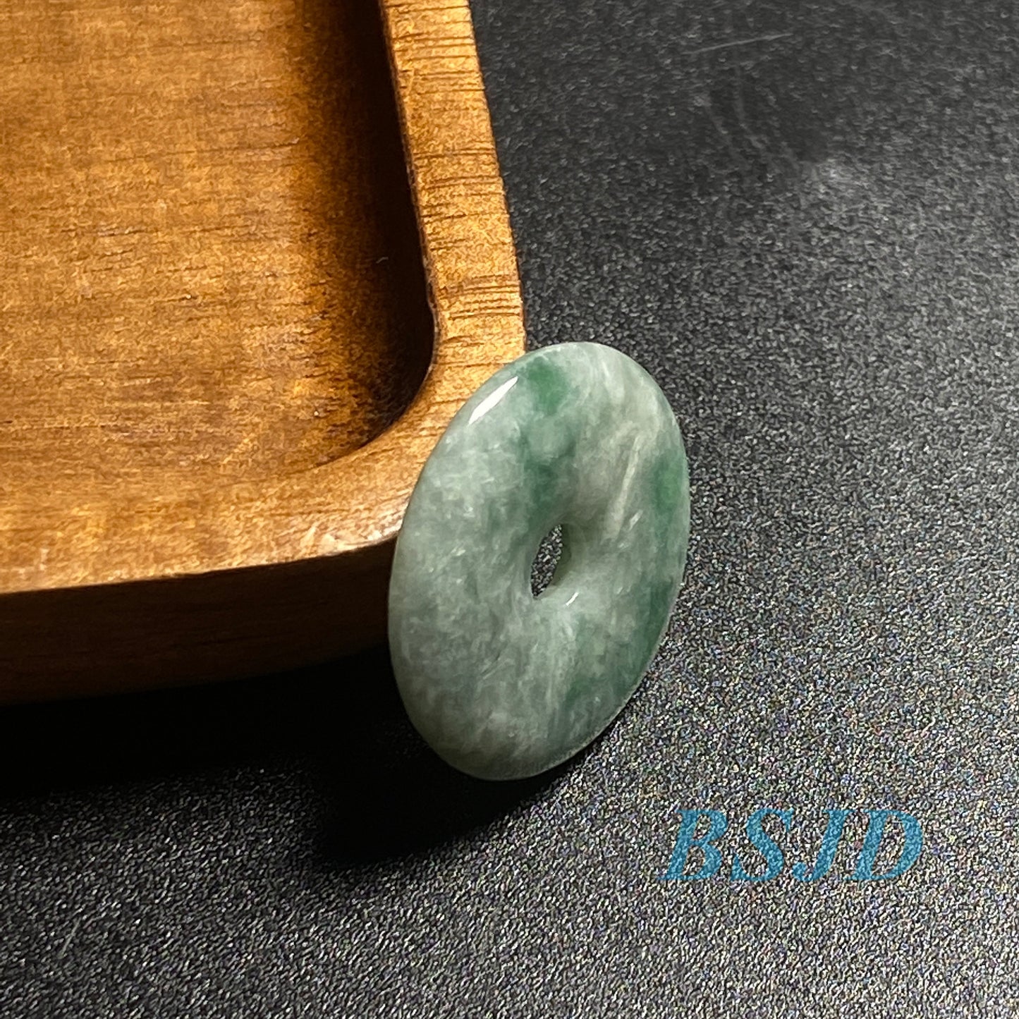 Donut Natural Green Grade A Jade Ice Jadeite LHand craved ady pendant necklace BEADS Anhänger Gemstone Kid baby Жадеит jadéite Flat 翡翠 平安扣