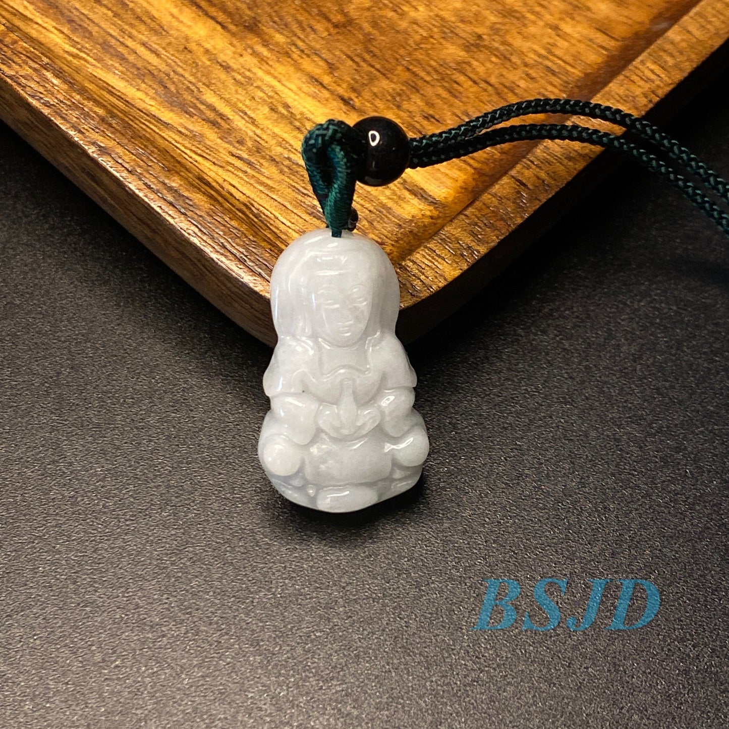 30PCS Wholesale Guanyin Pendant Natural Grade A Jade KWAN YIN Green ICE Jadeite Burma jade Beads Chinese Carved Myanmar Jadeite Jewelry gift