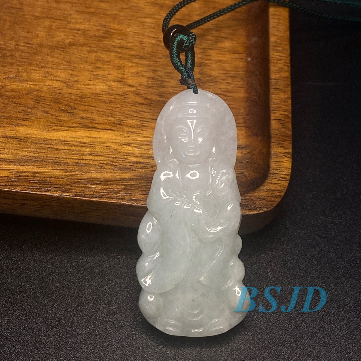 Großhandel KWAN YIN Guanyin Natur Grade A Jade ICE Jadeit Myanmar Jadeit Anhänger Halskette Buddha Statue Schnitzerei