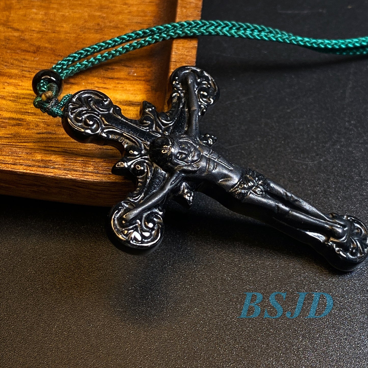 Crucifix Cross Pendant Natural Black Grade A Jade Good Polishing Pure Guatemala Burma jade Beads Christian necklace