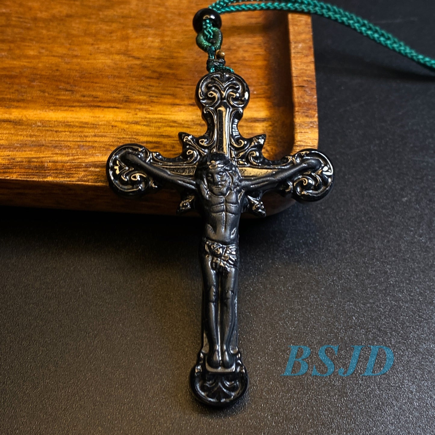 Crucifix Cross Pendant Natural Black Grade A Jade Good Polishing Pure Guatemala Burma jade Beads Christian necklace