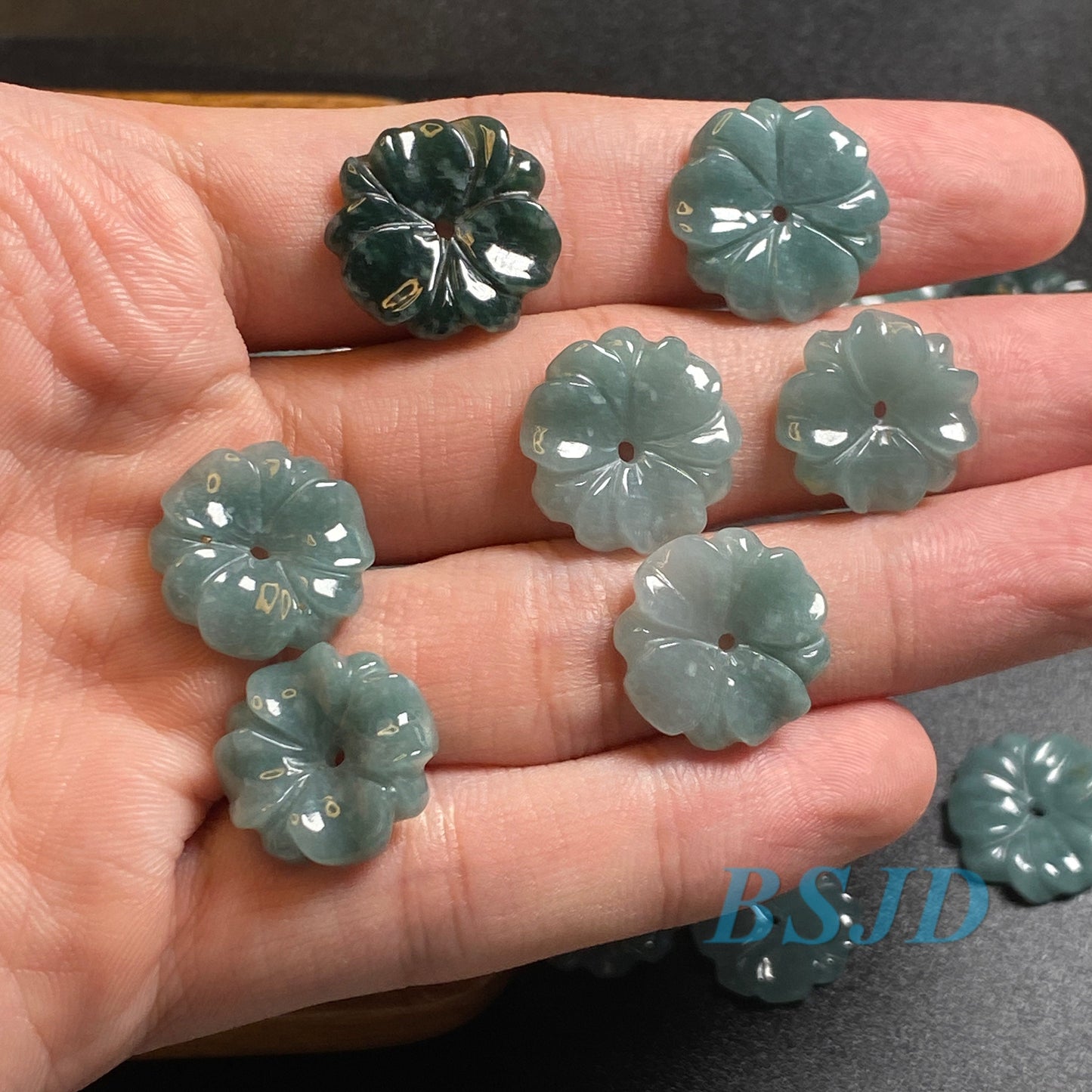 Natural Snowflake flower light Blue Guatemalan jadeite blueness Grade A jade plum blossom pendant Earrings beads Guatemala jade