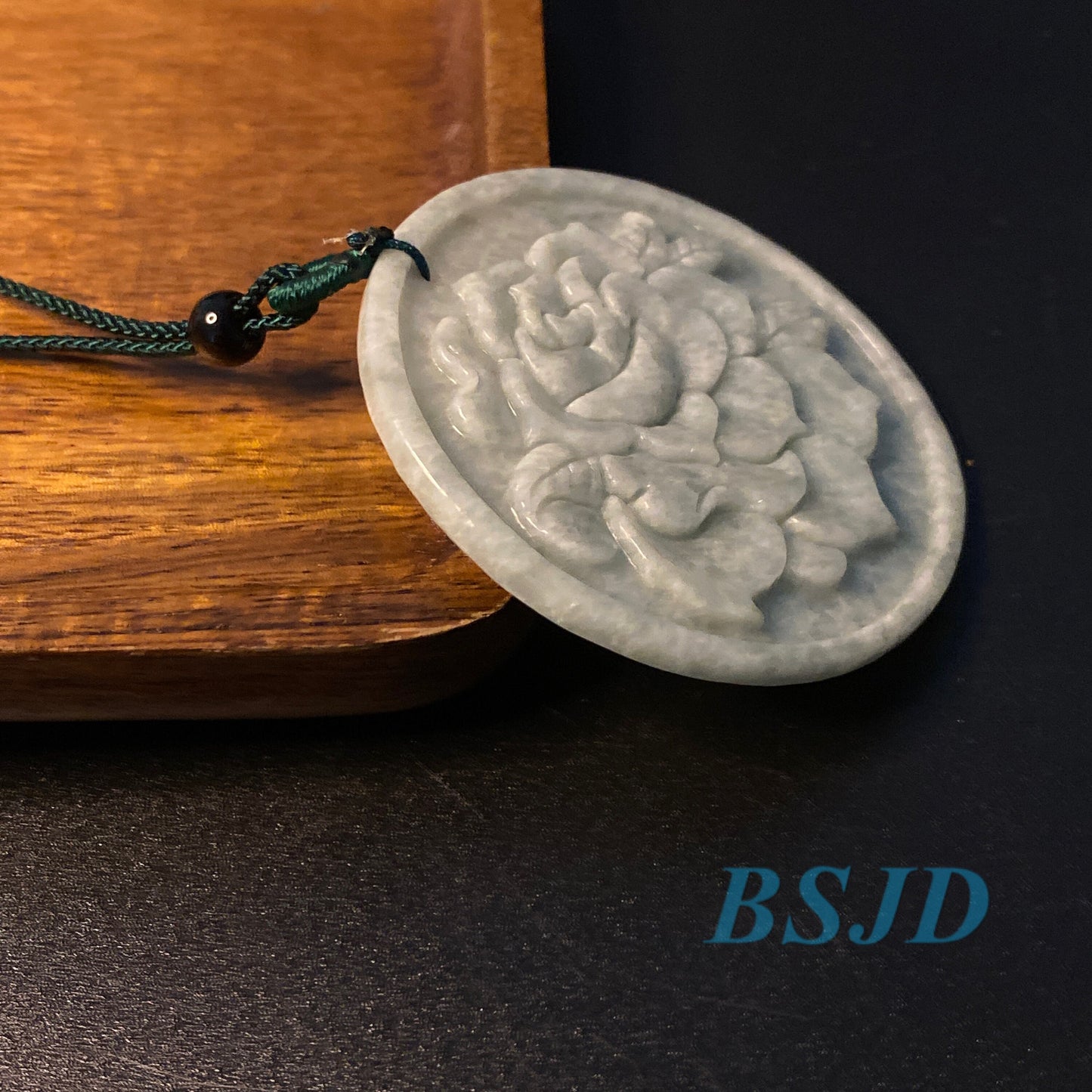 Flower Jadeite round pendant Natural Grade A Jade ICE Myanmar Jadeite necklace Blume f. jewelry gift