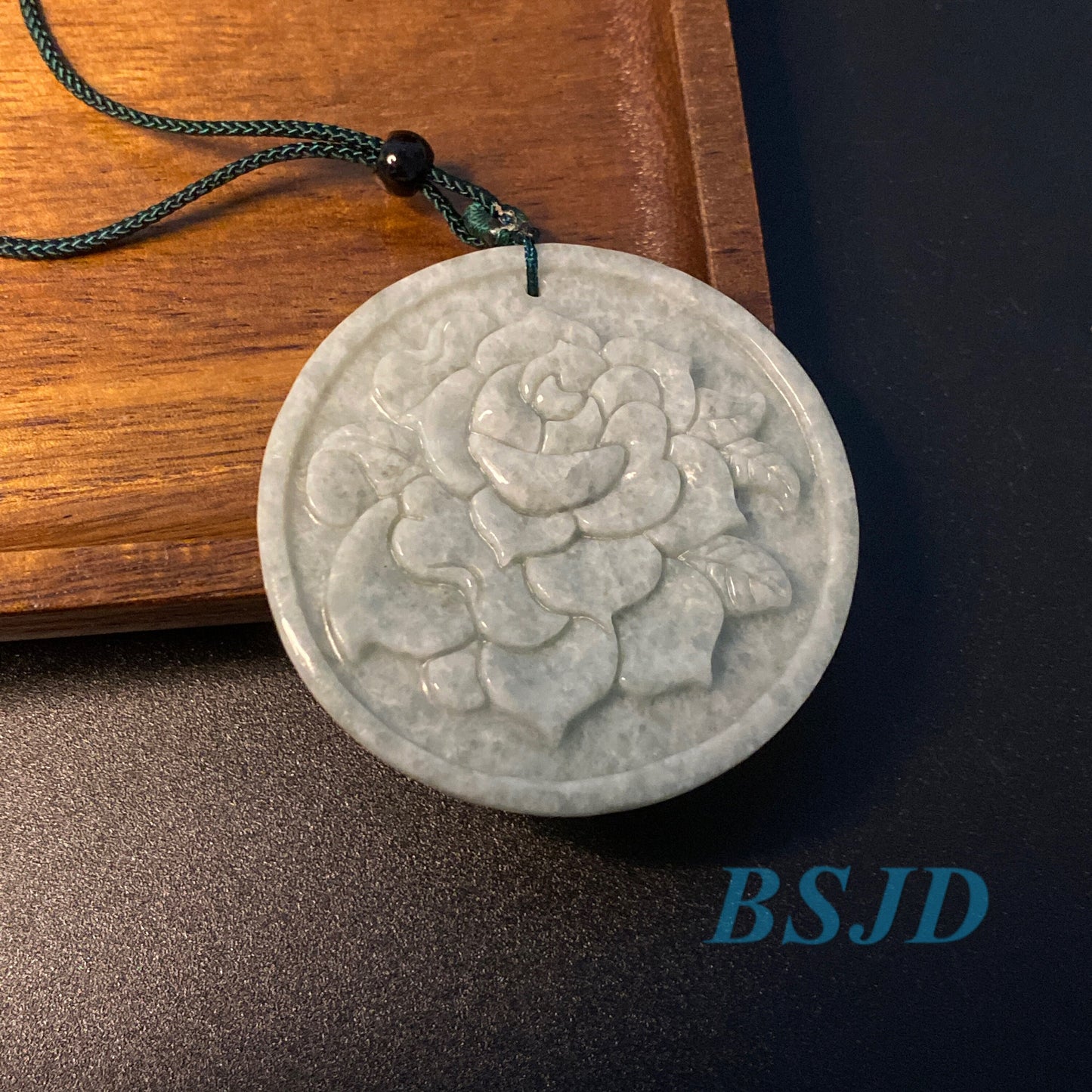 Flower Jadeite round pendant Natural Grade A Jade ICE Myanmar Jadeite necklace Blume f. jewelry gift