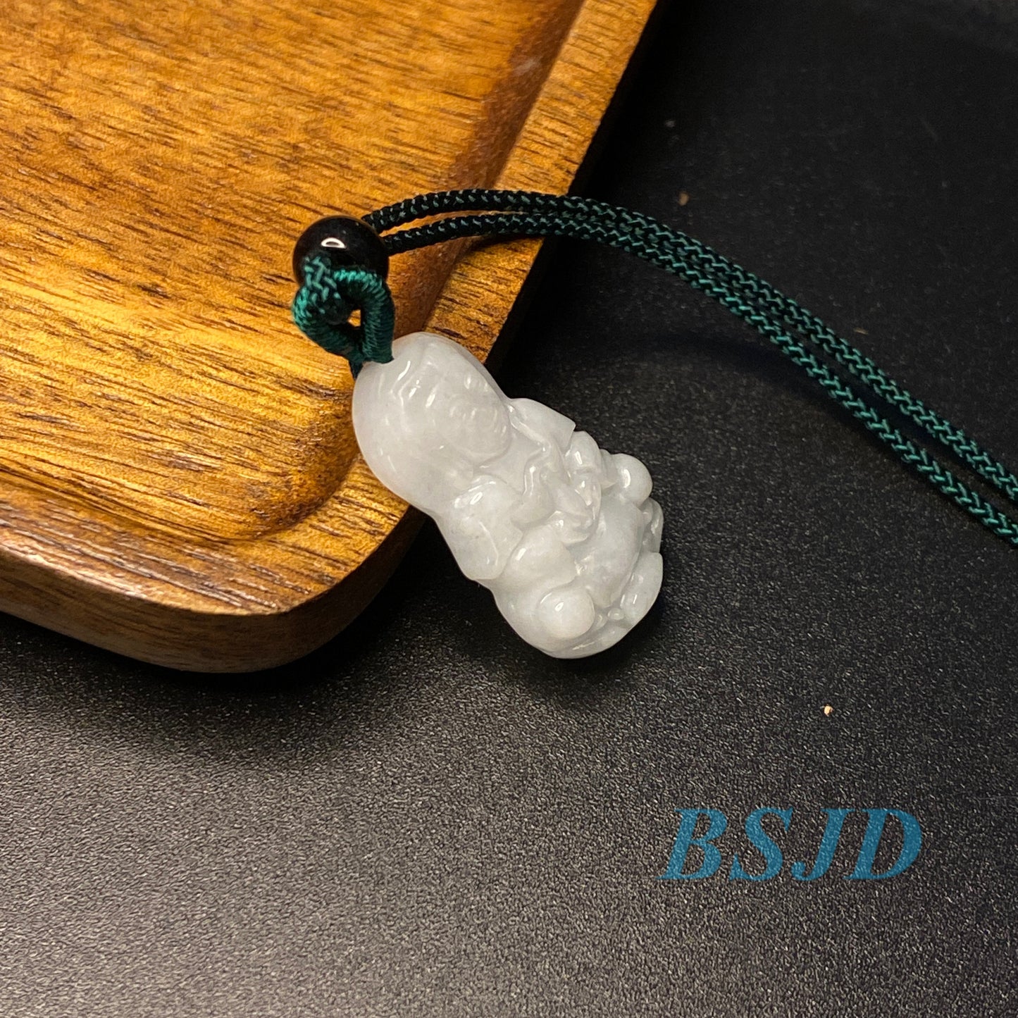 30PCS Wholesale Guanyin Pendant Natural Grade A Jade KWAN YIN Green ICE Jadeite Burma jade Beads Chinese Carved Myanmar Jadeite Jewelry gift