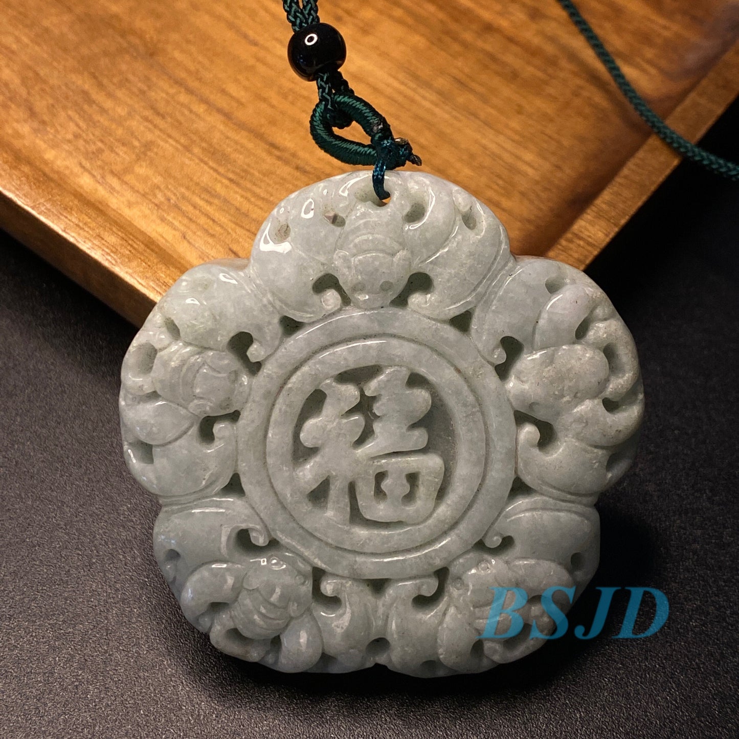 Bat Fu （福到） pendant Natural Grade A  Jade ICE Burma Jadeite Chinese Carved ,Myanmar necklace Blume f.