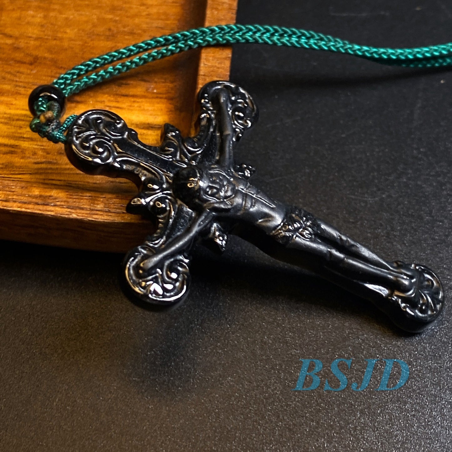 Crucifix Cross Pendant Natural Black Grade A Jade Good Polishing Pure Guatemala Burma jade Beads Christian necklace