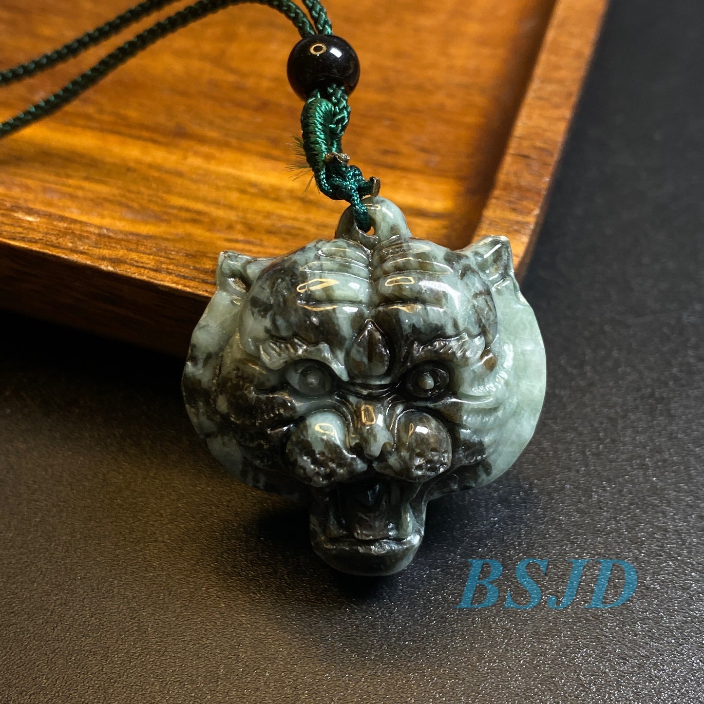 Mächtiger Tigerkopf Grade A Jade Burma Jadeit Perlen Tigergesicht Anhänger Typ A Jade Ice Myanmar Jadeit DIY Halskette Jade Geschenk Charms Ornament