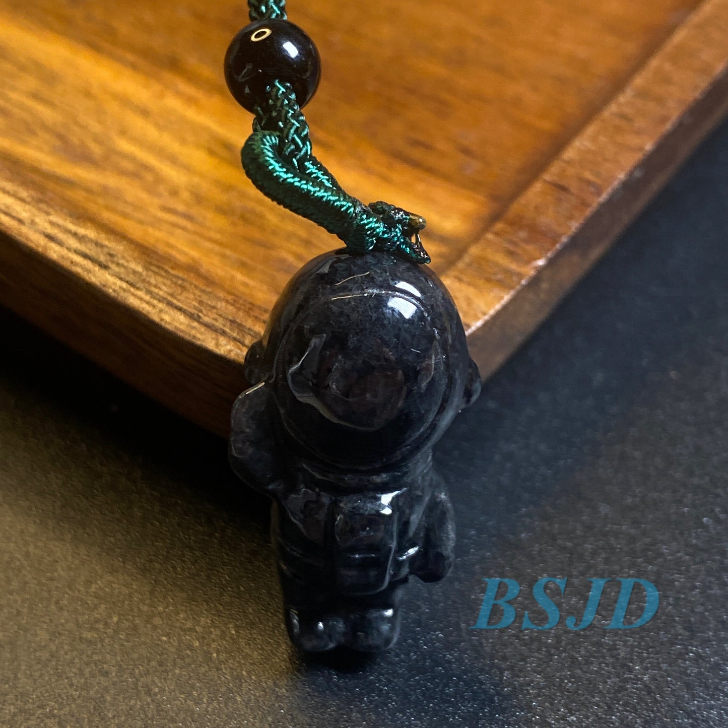 Natürliche schwarze Jadeit 3D Spaceman Guatemaltekischer Jadeit Astronaut Perlen Grade A Jade DIY Anhänger Kind Jade Geschenk