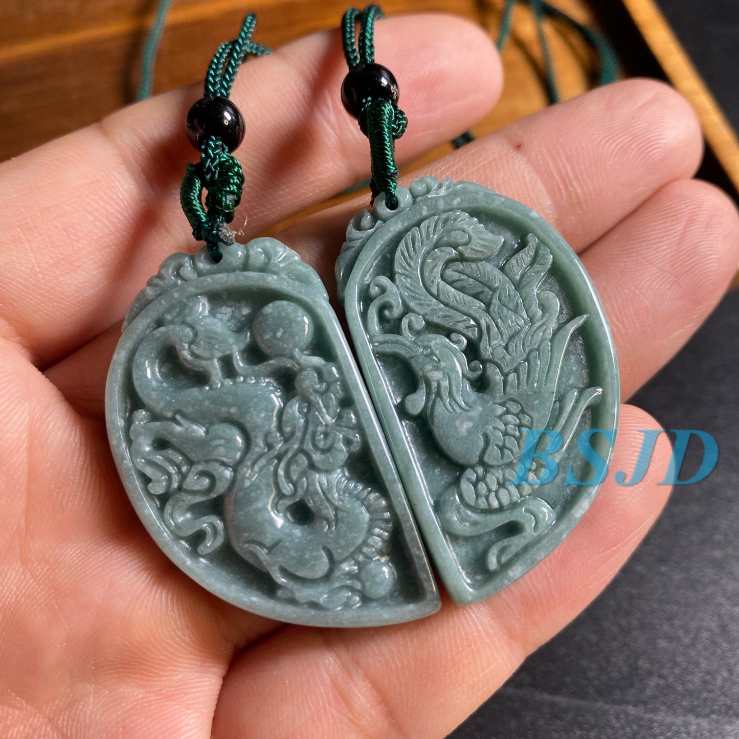 1pair Vintage Heart shape Grade A jade Broken heart Dragon and phoenix Blue Jade ICE Jadeite Valentine's Day Pendant Le retro Guatemala jade