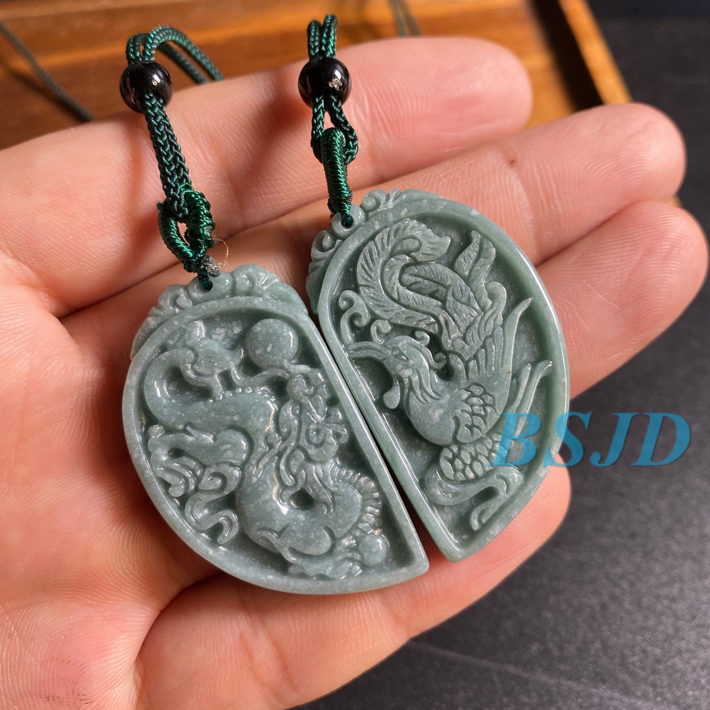 1pair Vintage Heart shape Grade A jade Broken heart Dragon and phoenix Blue Jade ICE Jadeite Valentine's Day Pendant Le retro Guatemala jade