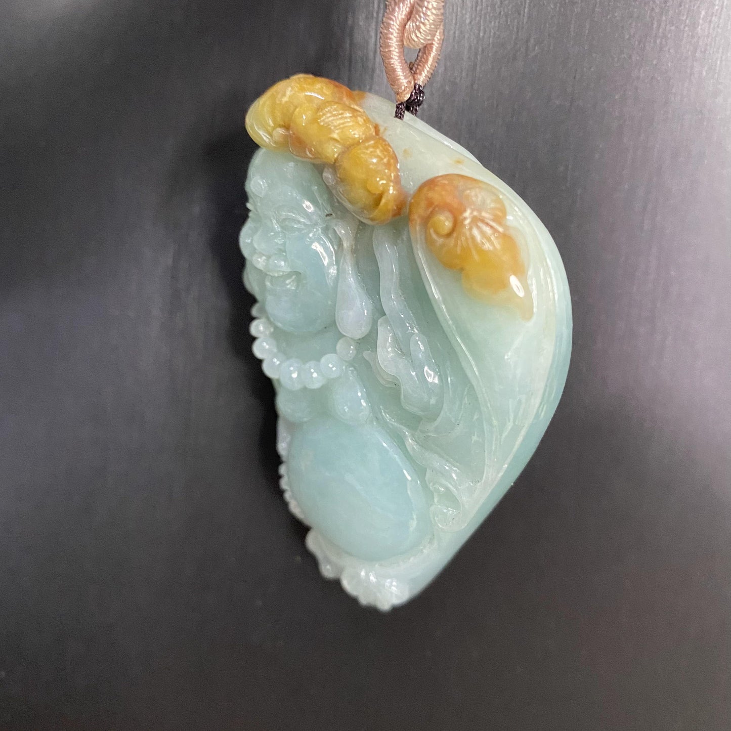 Natural Yellow Grade A jade  Hand pieces Massage Hand craved Natural Green Jadeite BEADS Pendant Gemstone A stone