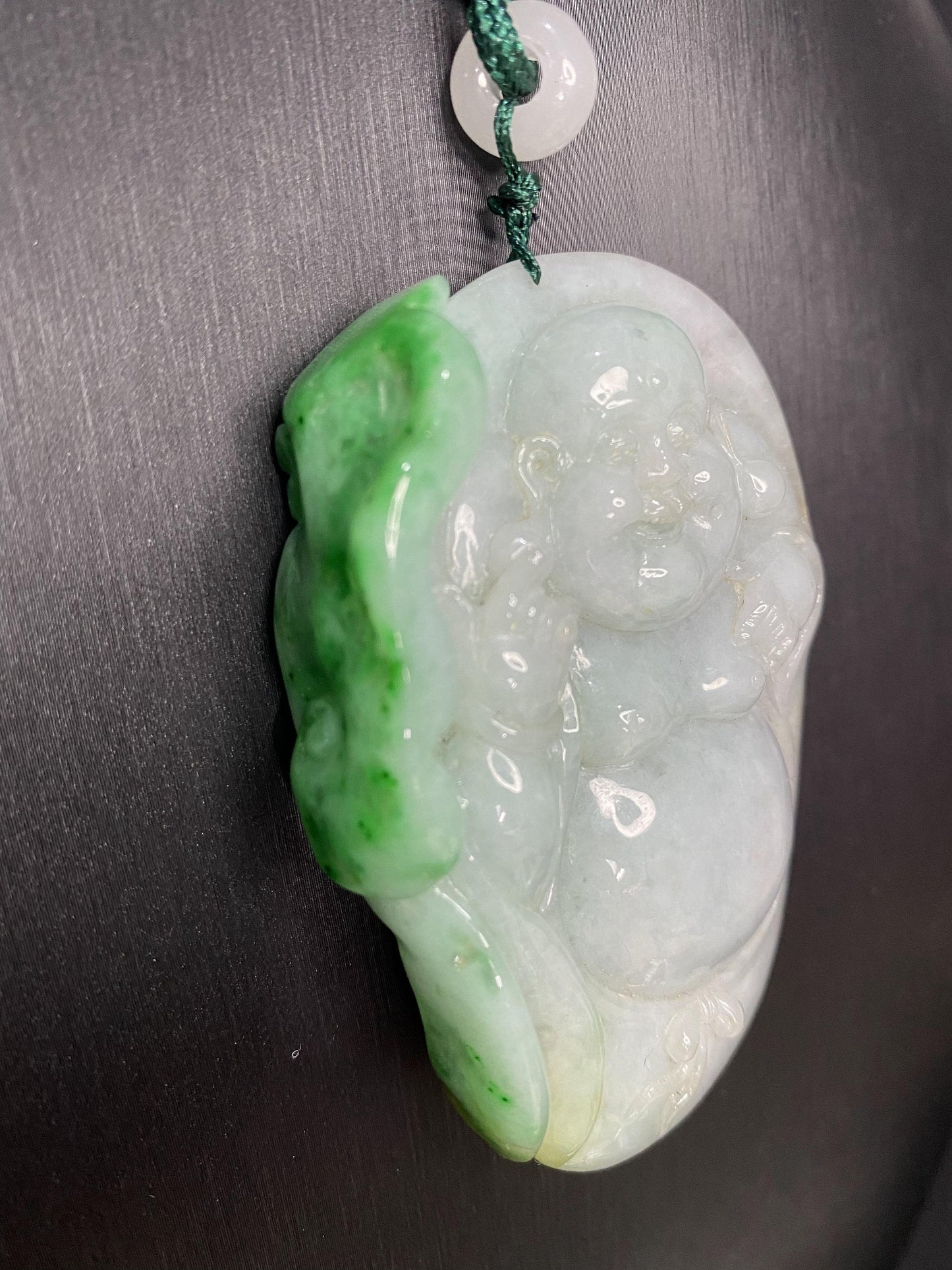 Natural Green Grade A jade  Hand pieces Massage Hand craved Natural Green Jadeite BEADS Pendant Gemstone A stone