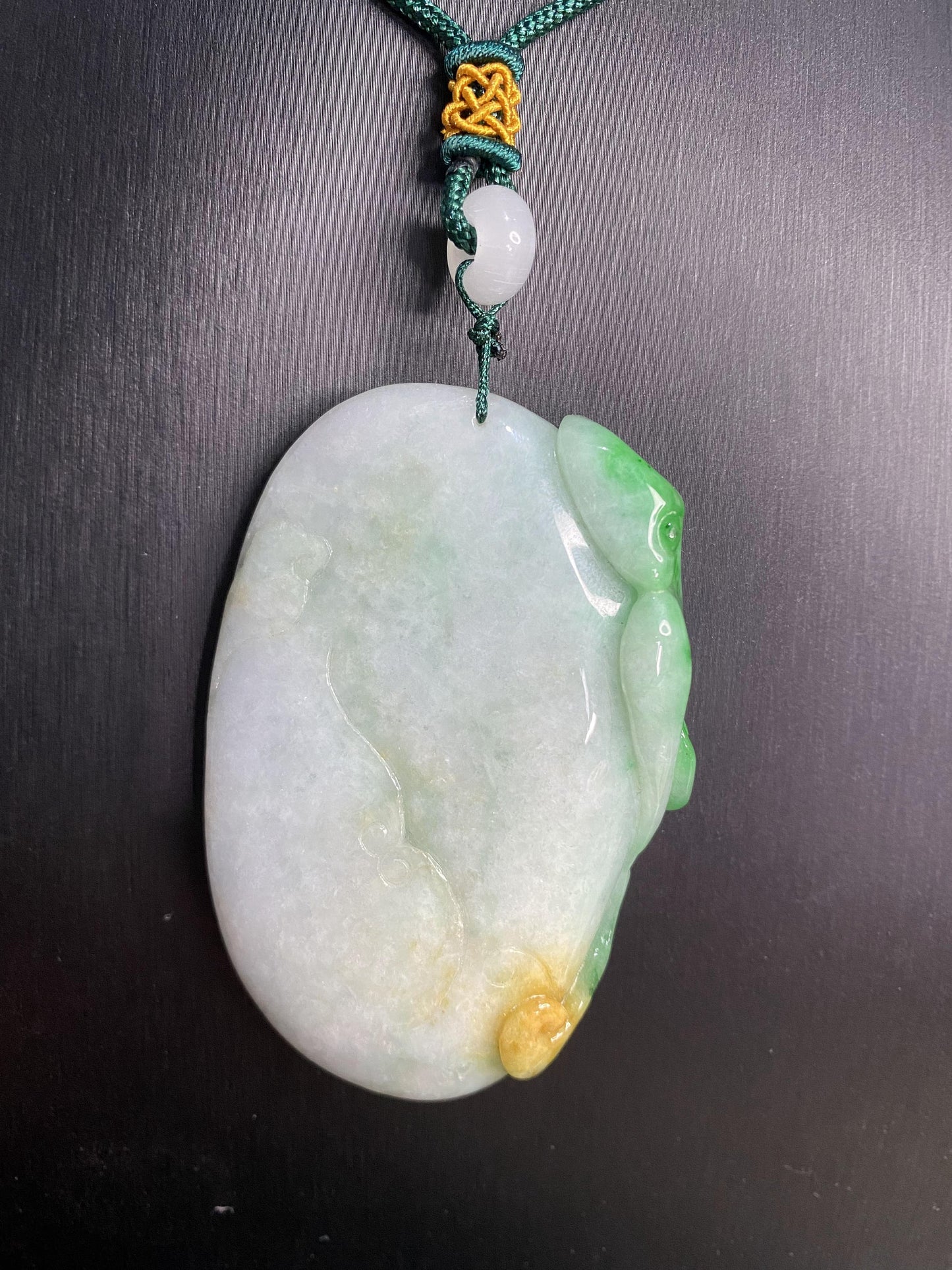 Natural Green Grade A jade  Hand pieces Massage Hand craved Natural Green Jadeite BEADS Pendant Gemstone A stone