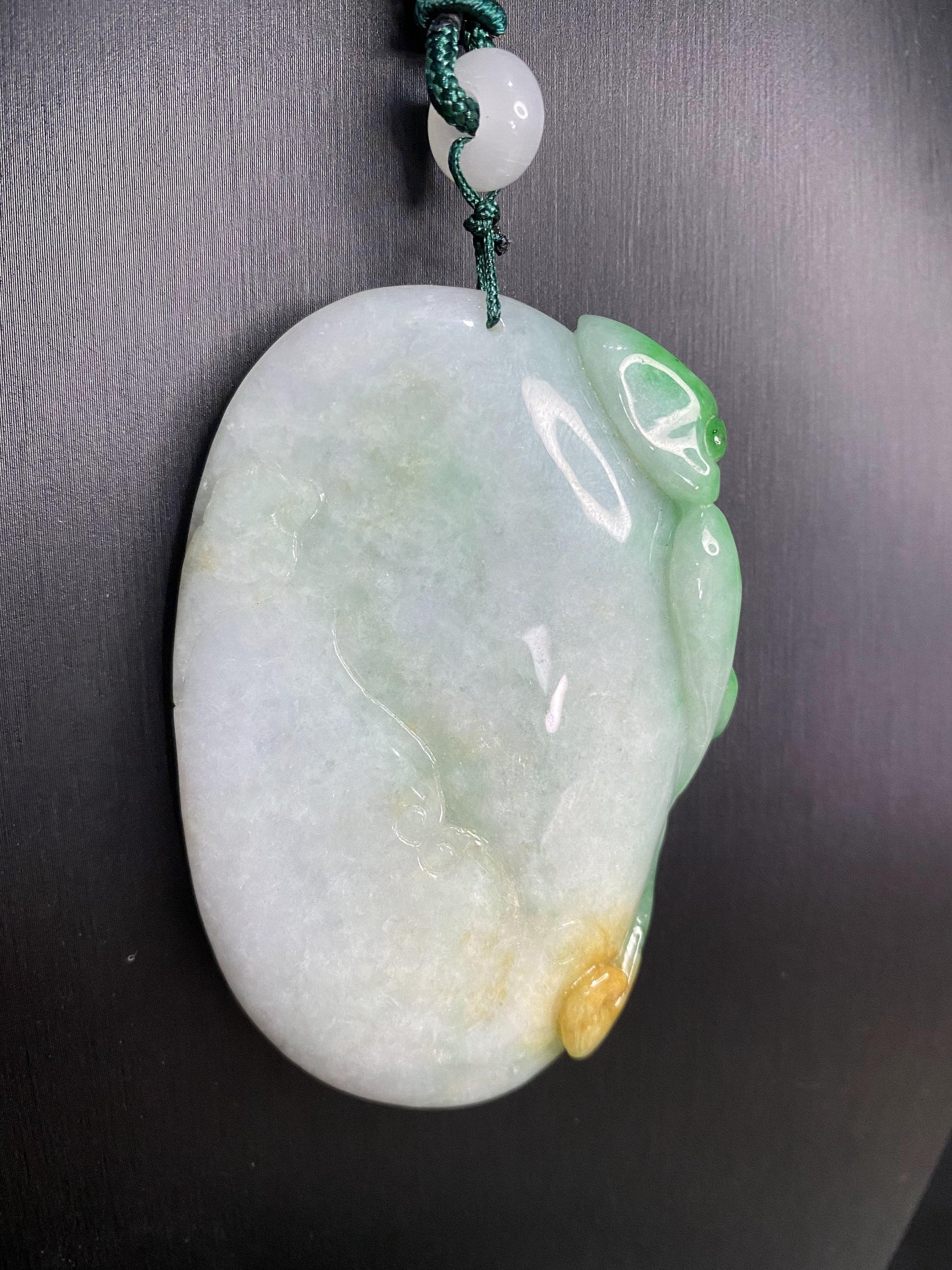 Natural Green Grade A jade  Hand pieces Massage Hand craved Natural Green Jadeite BEADS Pendant Gemstone A stone