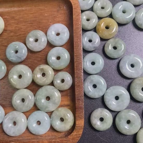 10Pcs lot Natural Green Grade A Jade ICE Jadeite donut beads Roundness DIY earrings necklace Carved spacer Jadeit baby gift