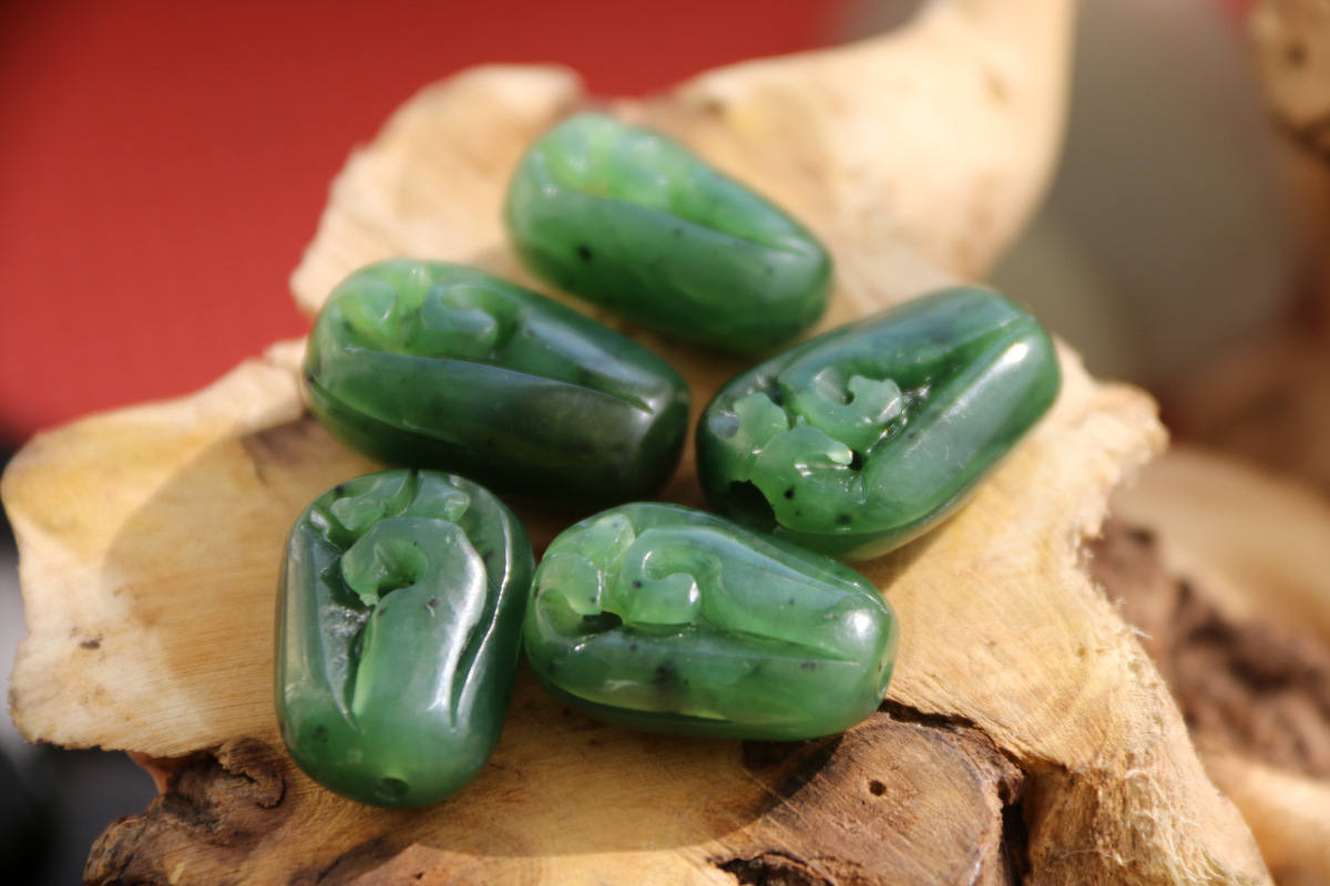 HOLLOW OUT Natural Canadian jade Nephrite Flower Greenstone Pounamu Beads Necklace 2 size hole