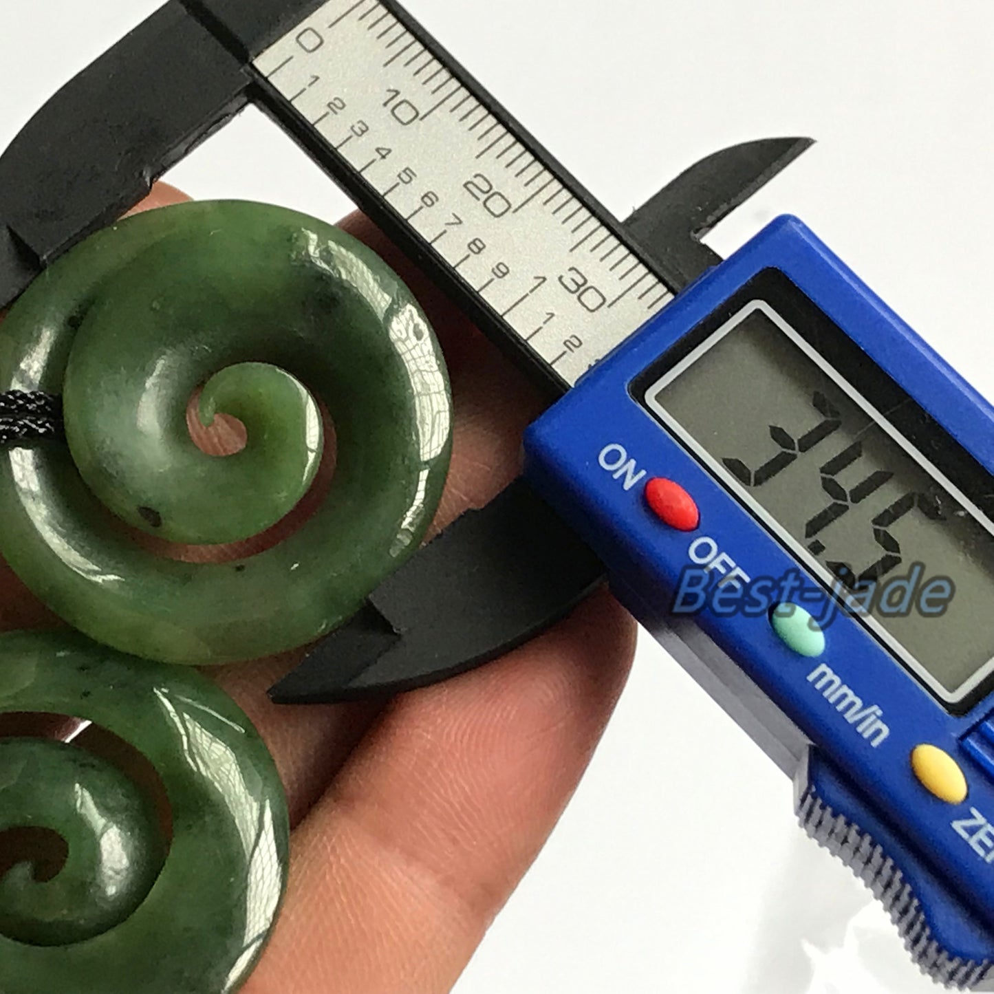 Disc hook Natural Green Nephrite Jade Pendant NEW ZEALAND Maori Style Greenstone Pounamu Canadian JADE Koru Round Disc Hook Necklace