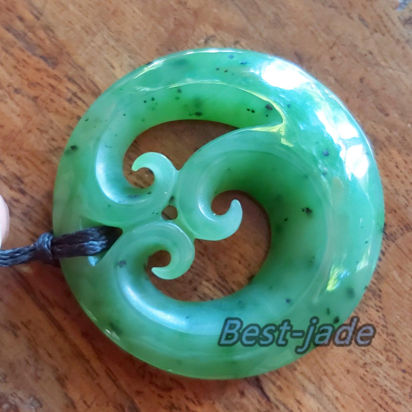 Disc hook Natural Green Nephrite Jade Pendant NEW ZEALAND Maori Style Greenstone Pounamu Canadian JADE Koru Round Disc Hook Necklace