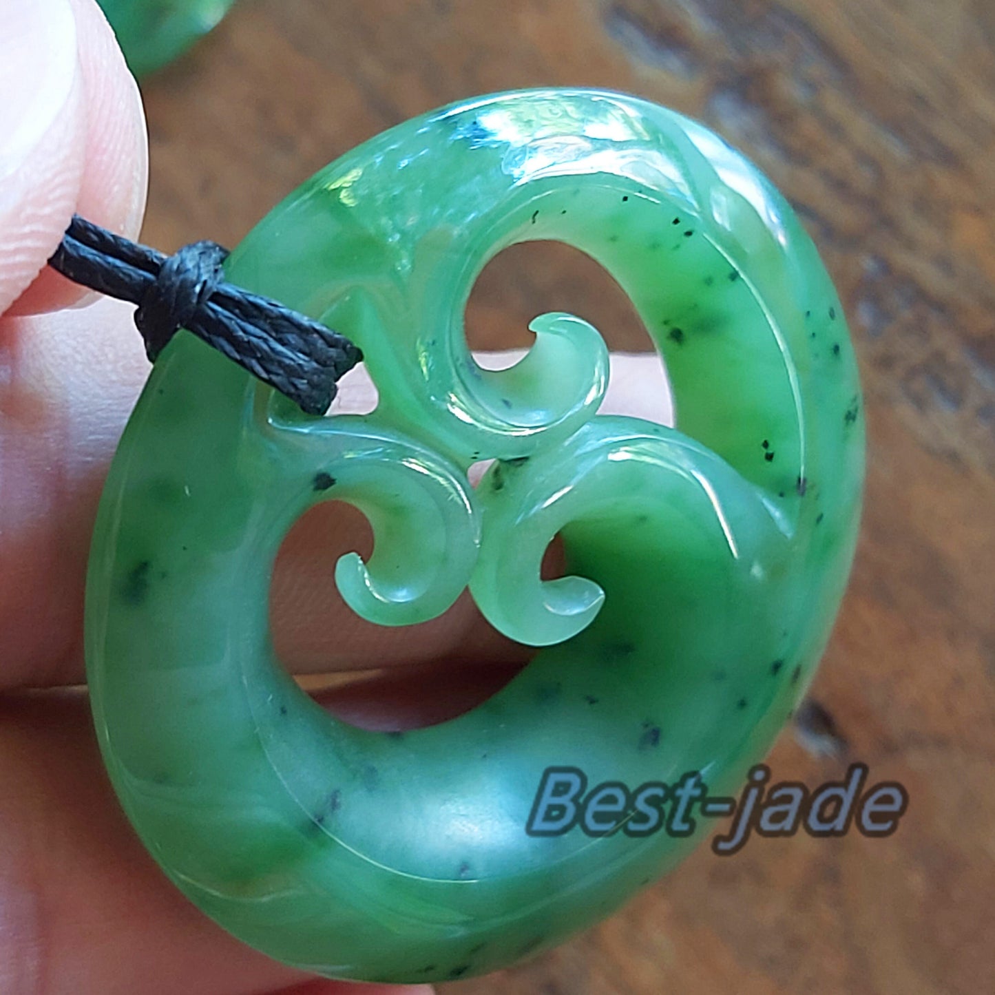 Disc hook Natural Green Nephrite Jade Pendant NEW ZEALAND Maori Style Greenstone Pounamu Canadian JADE Koru Round Disc Hook Necklace