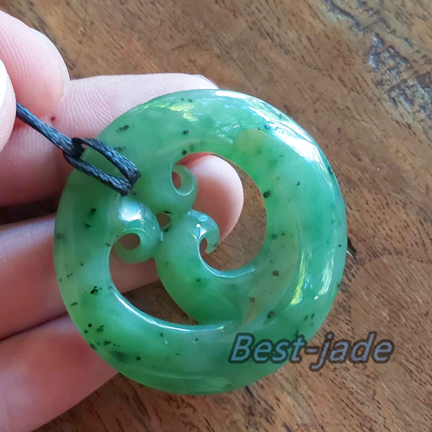 Disc hook Natural Green Nephrite Jade Pendant NEW ZEALAND Maori Style Greenstone Pounamu Canadian JADE Koru Round Disc Hook Necklace