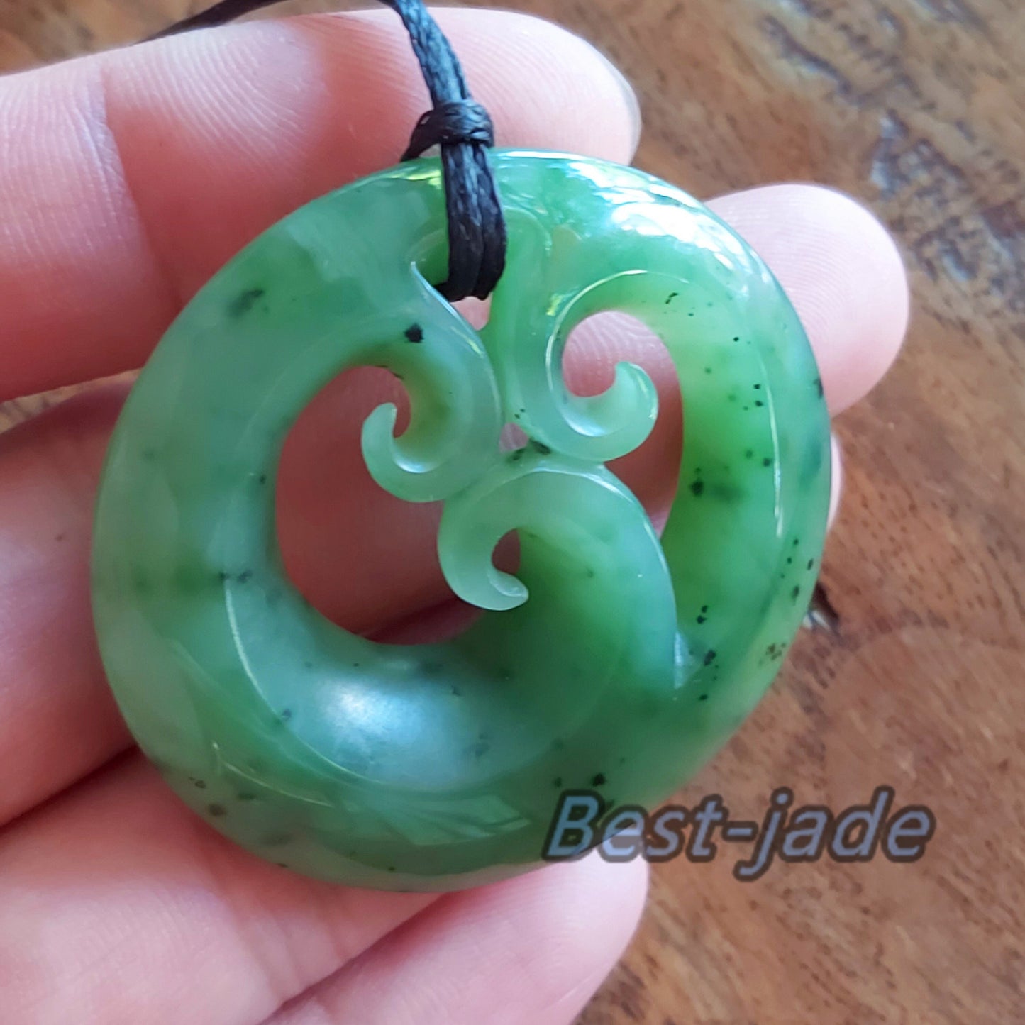 Disc hook Natural Green Nephrite Jade Pendant NEW ZEALAND Maori Style Greenstone Pounamu Canadian JADE Koru Round Disc Hook Necklace