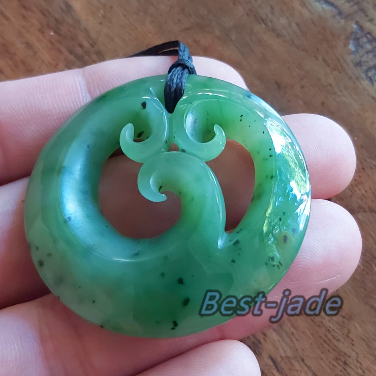 Disc hook Natural Green Nephrite Jade Pendant NEW ZEALAND Maori Style Greenstone Pounamu Canadian JADE Koru Round Disc Hook Necklace